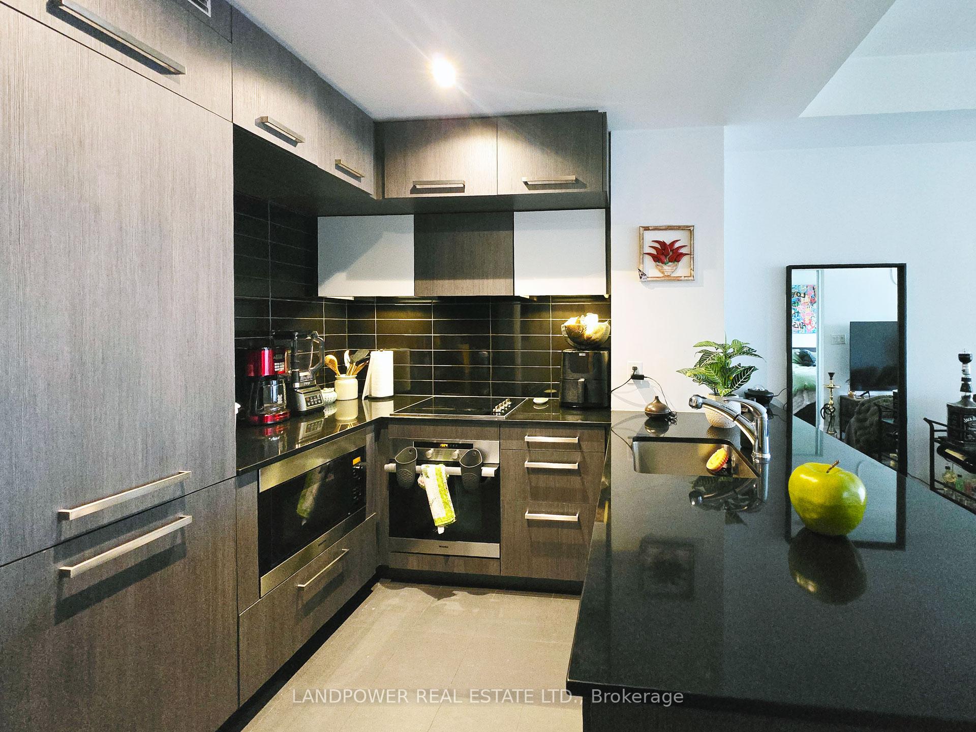 Photo 2 of Unit 1409, 8 The Esplanade, Toronto, Waterfront Communities — HOMEH