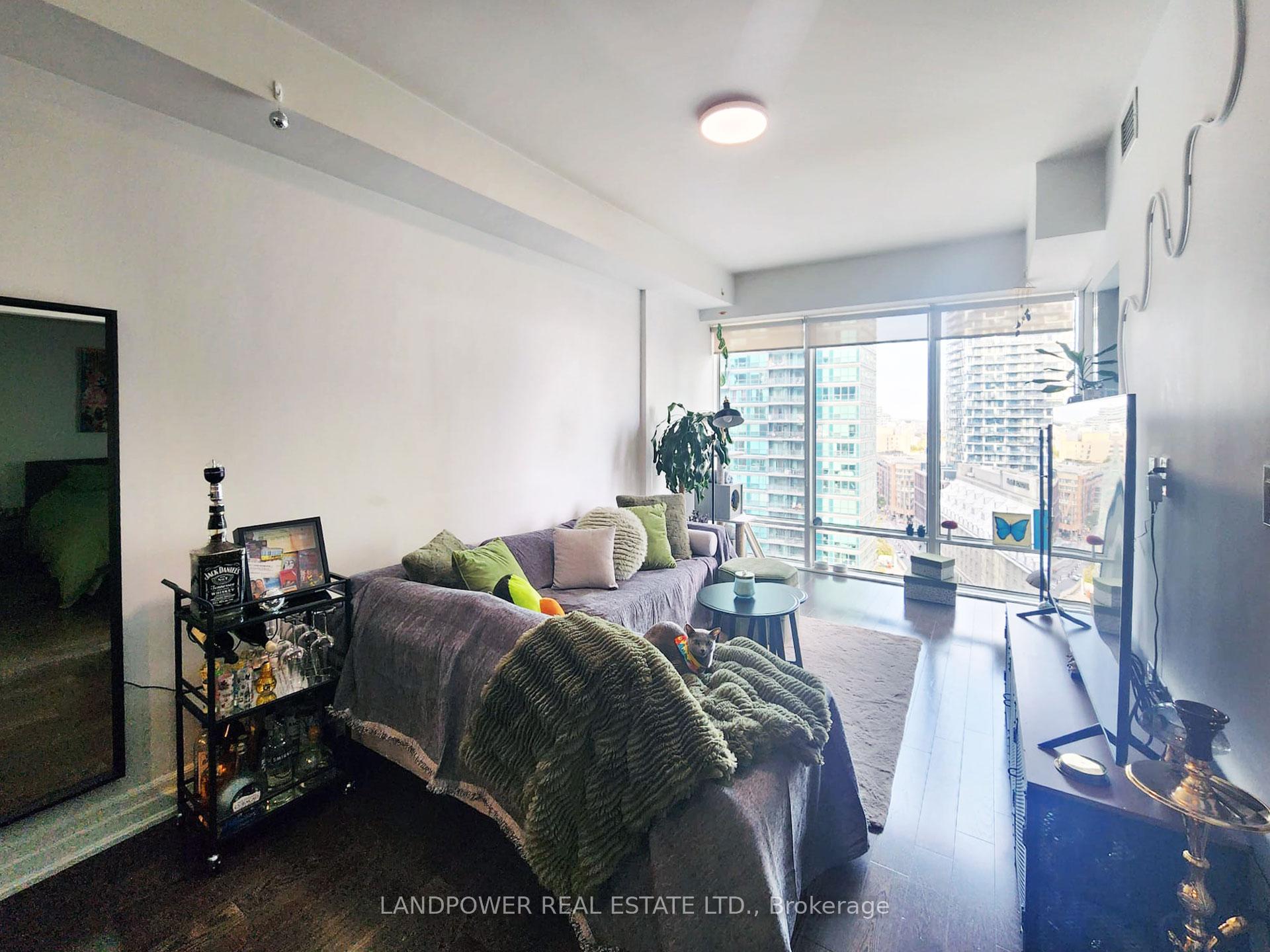 Photo 4 of Unit 1409, 8 The Esplanade, Toronto, Waterfront Communities — HOMEH