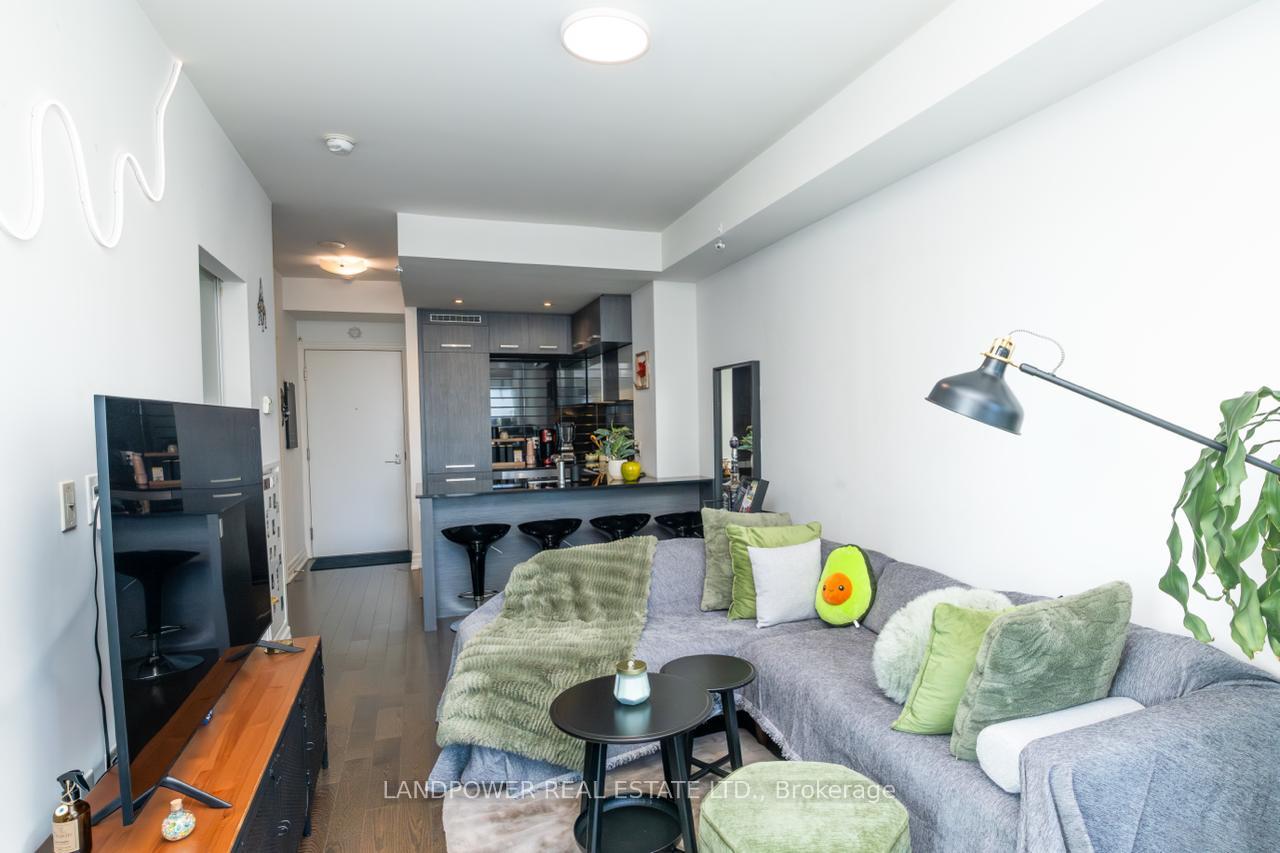 Photo 5 of Unit 1409, 8 The Esplanade, Toronto, Waterfront Communities — HOMEH