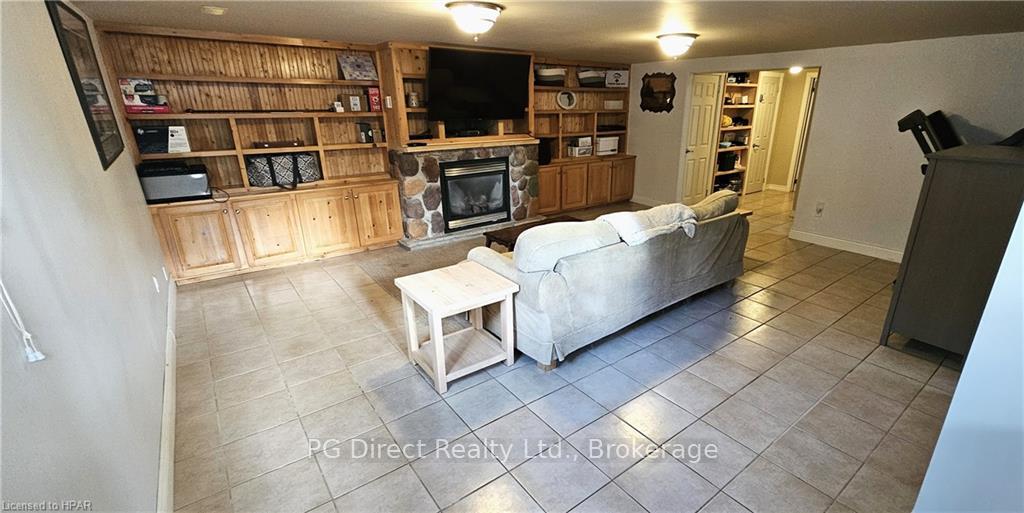Photo 7 of 210 Nellie Lake Road, Cochrane, Cochrane Unorganized — HOMEH