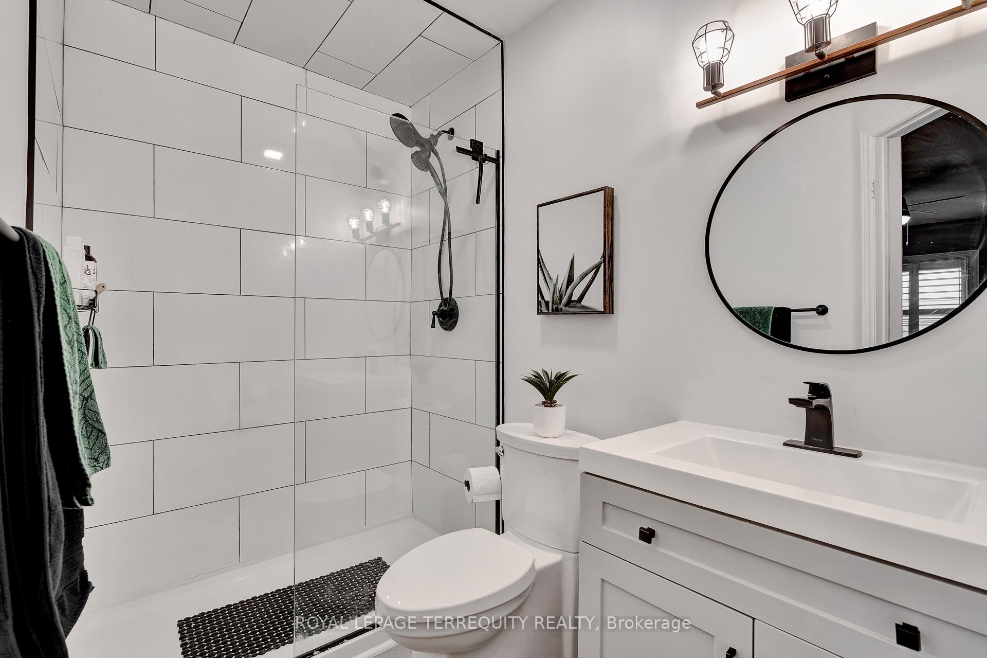 Photo 10 of 27 Milloy Place, Aurora, Aurora Grove — HOMEH