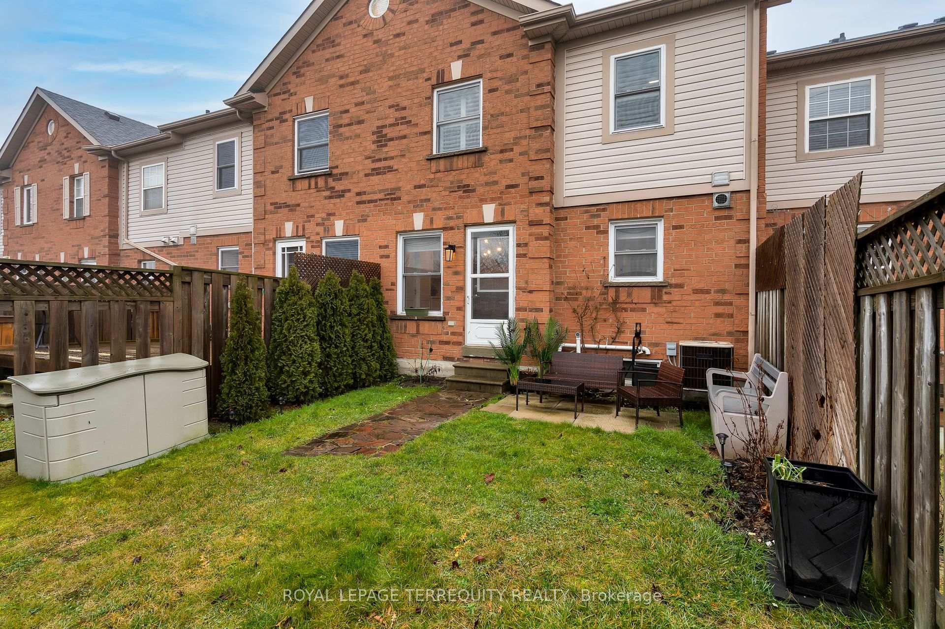 Photo 14 of 27 Milloy Place, Aurora, Aurora Grove — HOMEH