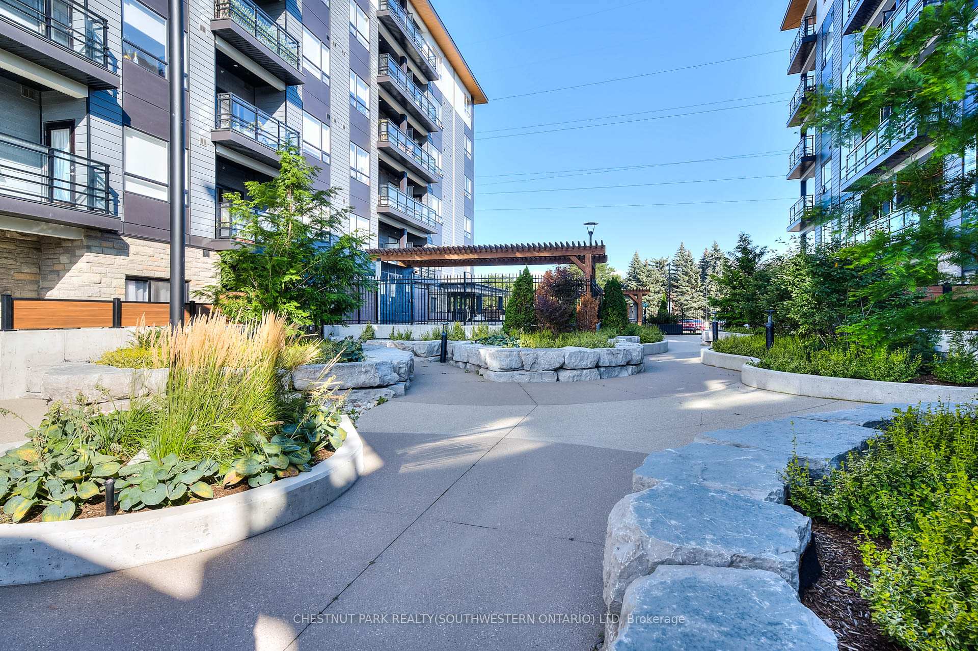 Photo 3 of Unit 410, 251 Northfield Drive E, Waterloo — HOMEH