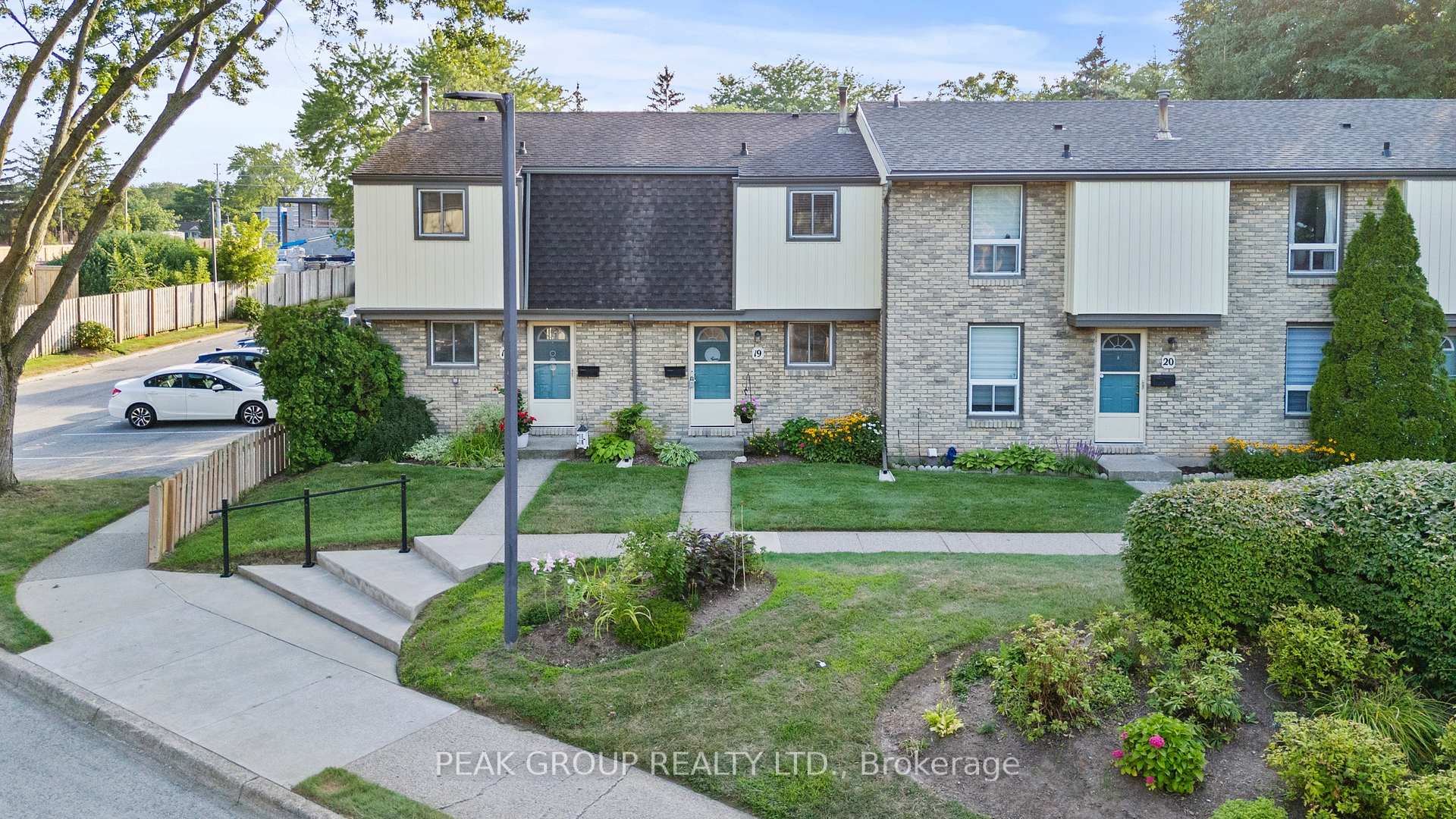 Photo 1 of Unit 19, 302 Vine Street, St. Catharines, Carlton/Bunting — HOMEH