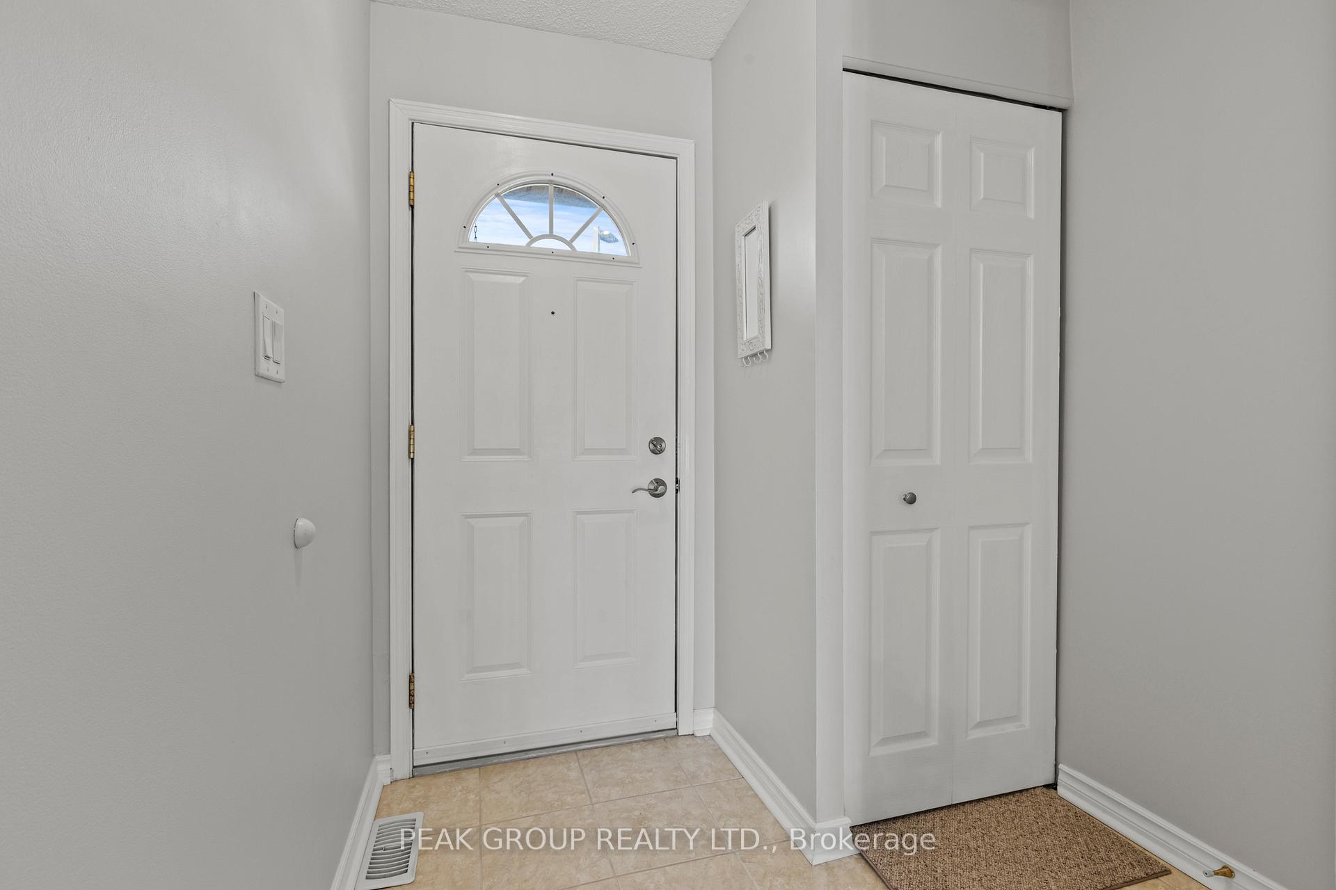 Photo 3 of Unit 19, 302 Vine Street, St. Catharines, Carlton/Bunting — HOMEH