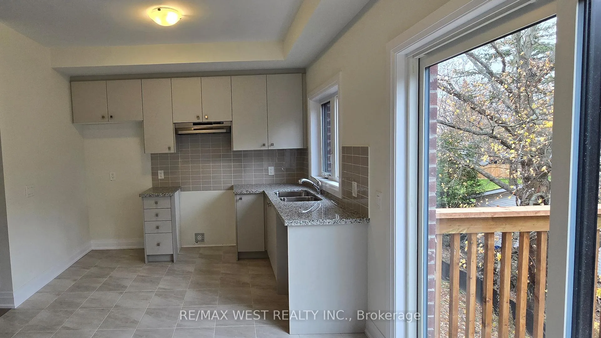 Photo 7 of 35 Marret Lane, Clarington, Newcastle — HOMEH