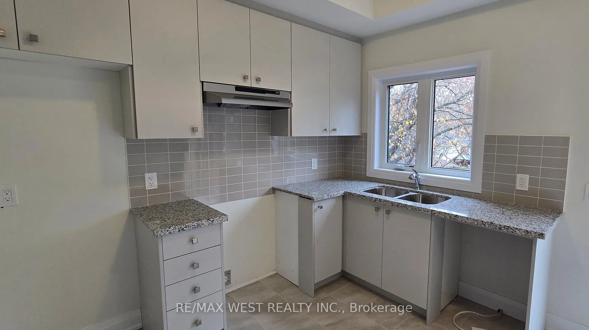 Photo 9 of 35 Marret Lane, Clarington, Newcastle — HOMEH