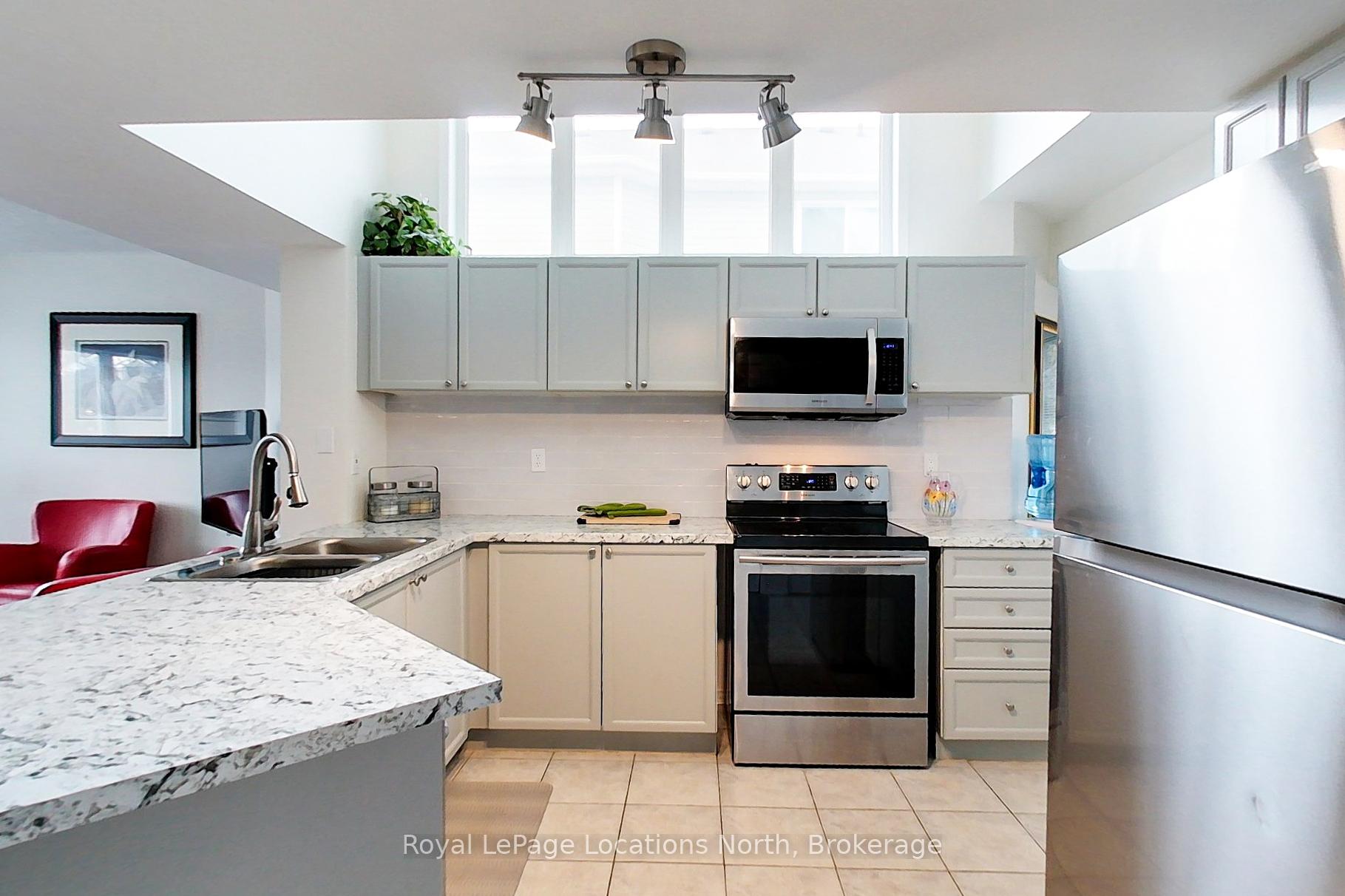 Photo 13 of 28 Barker Boulevard, Collingwood — HOMEH