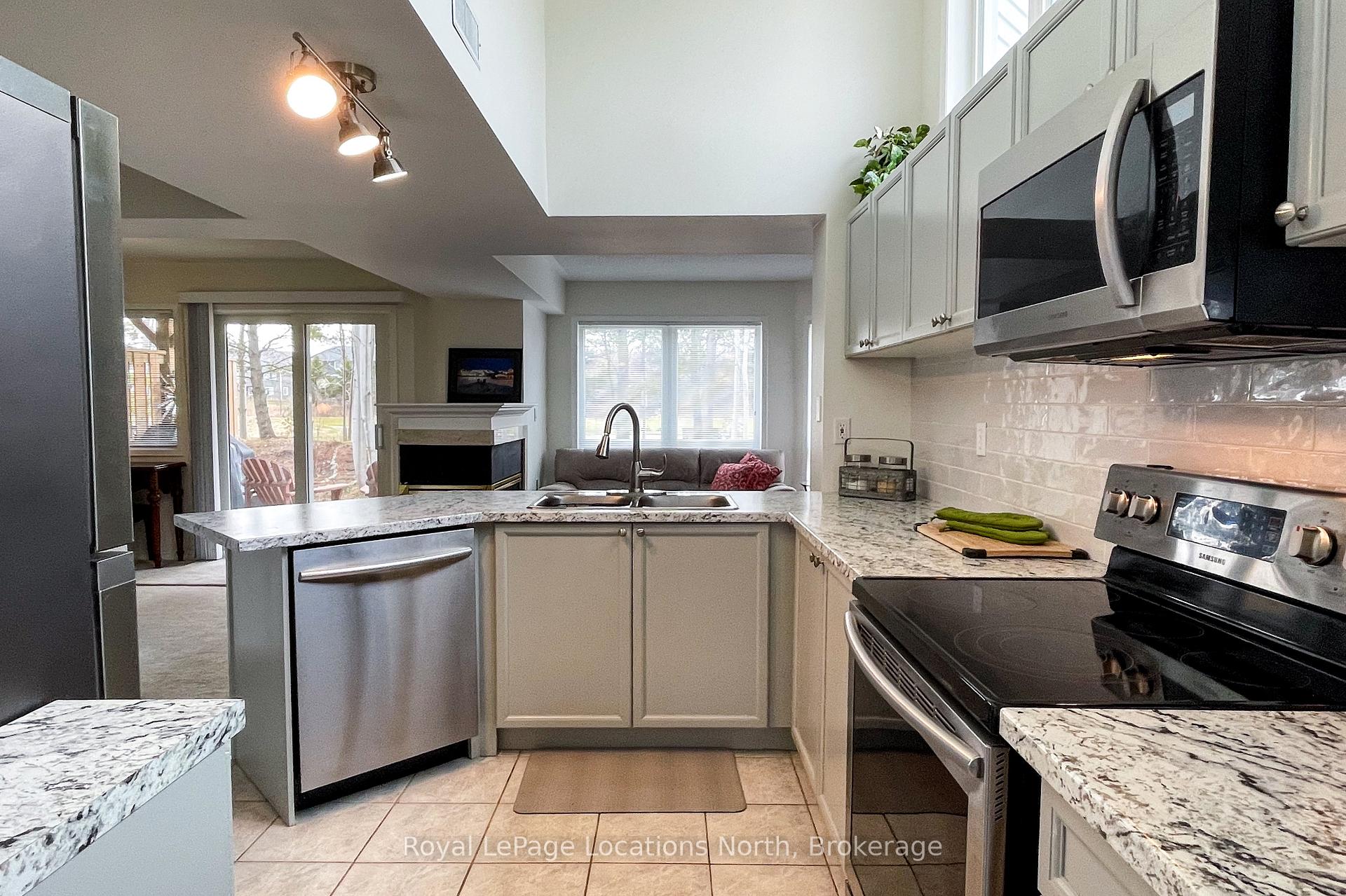 Photo 15 of 28 Barker Boulevard, Collingwood — HOMEH