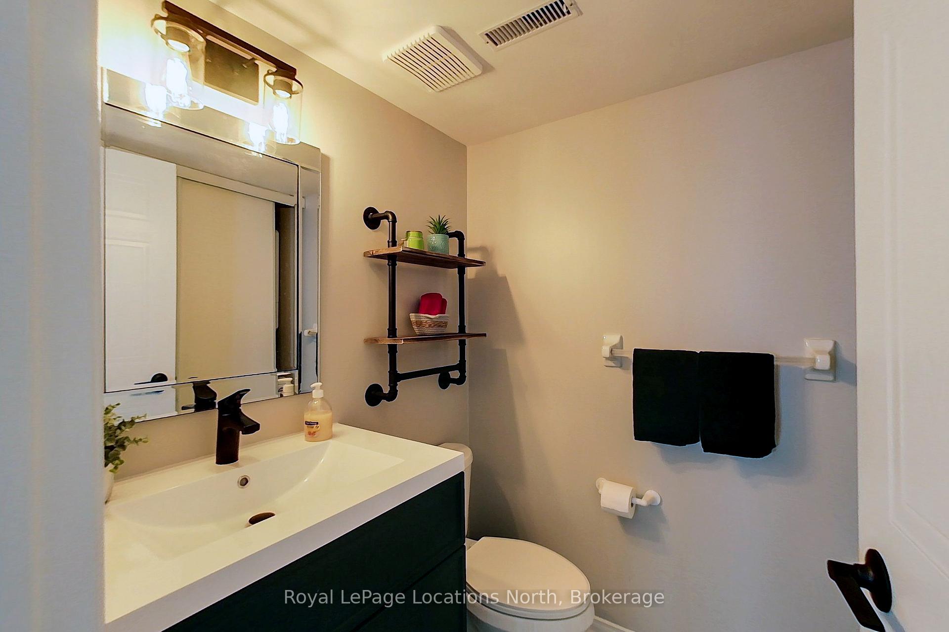 Photo 19 of 28 Barker Boulevard, Collingwood — HOMEH