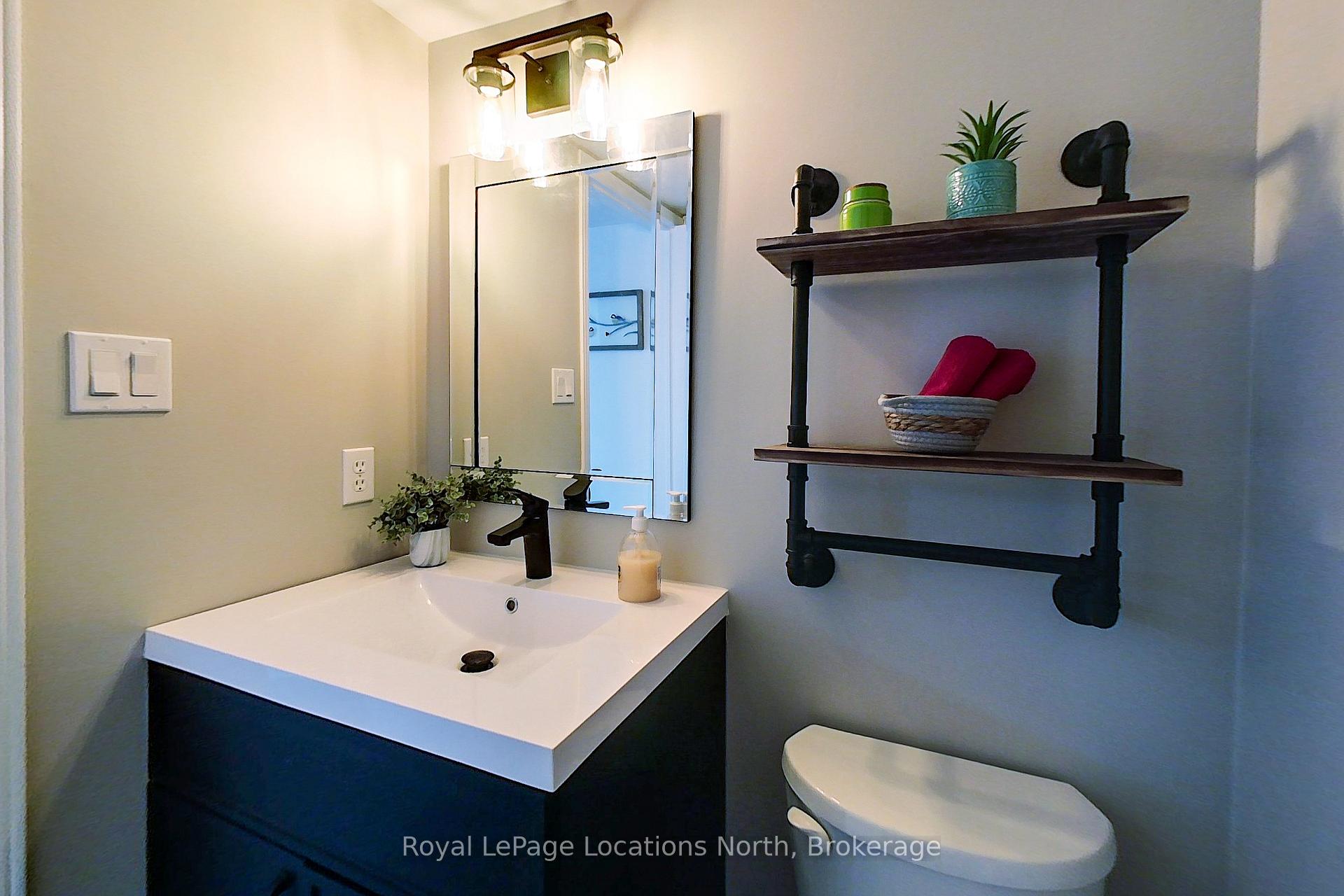 Photo 20 of 28 Barker Boulevard, Collingwood — HOMEH