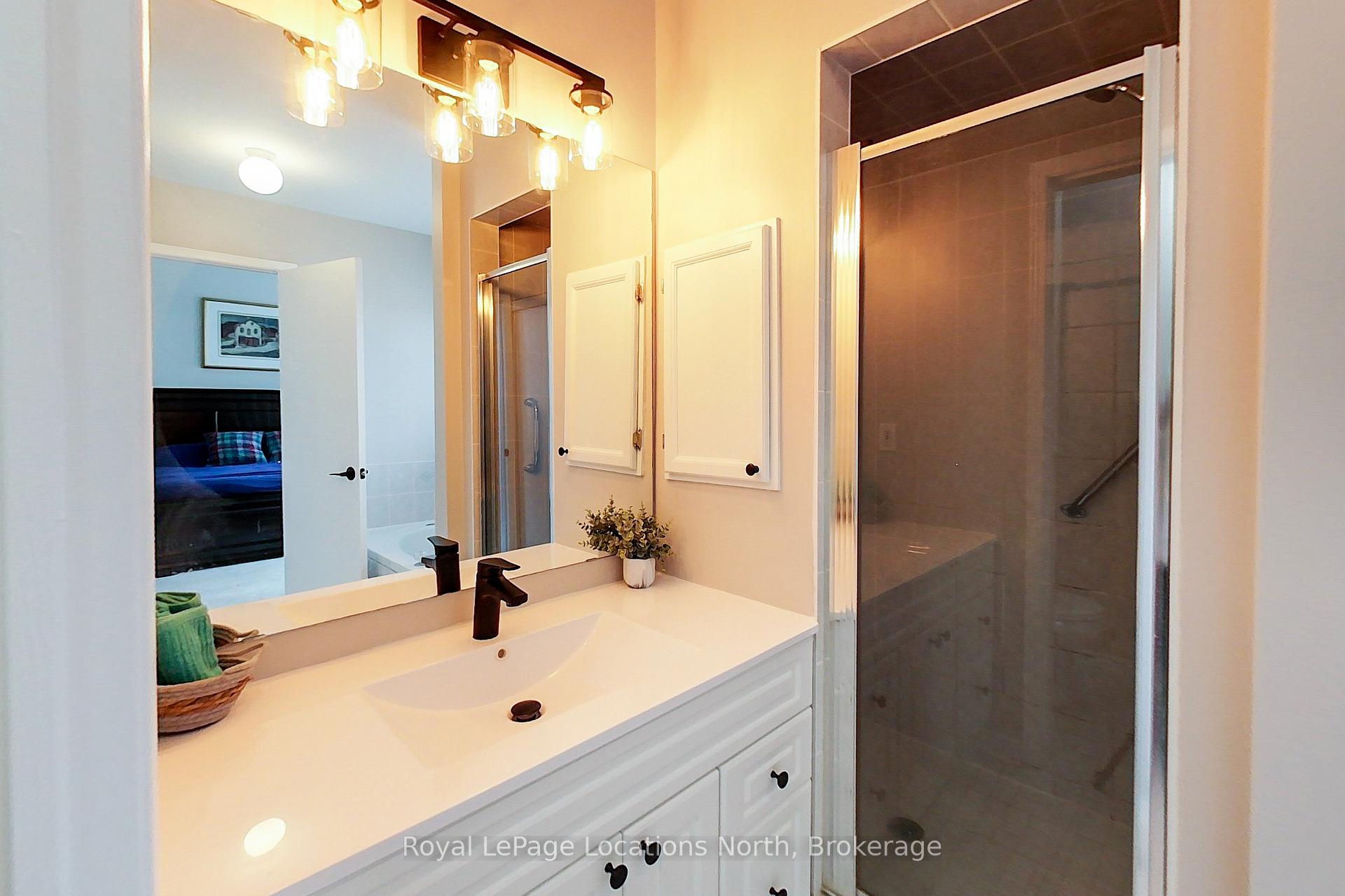 Photo 25 of 28 Barker Boulevard, Collingwood — HOMEH