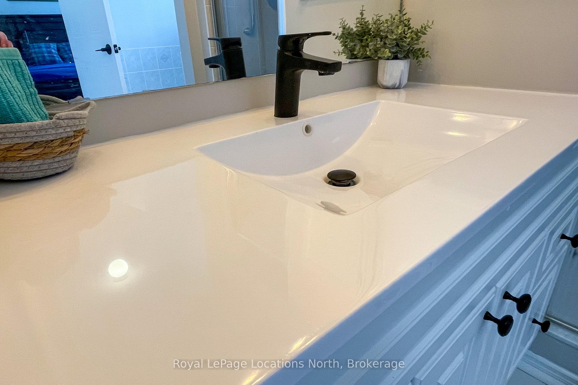 Photo 27 of 28 Barker Boulevard, Collingwood — HOMEH