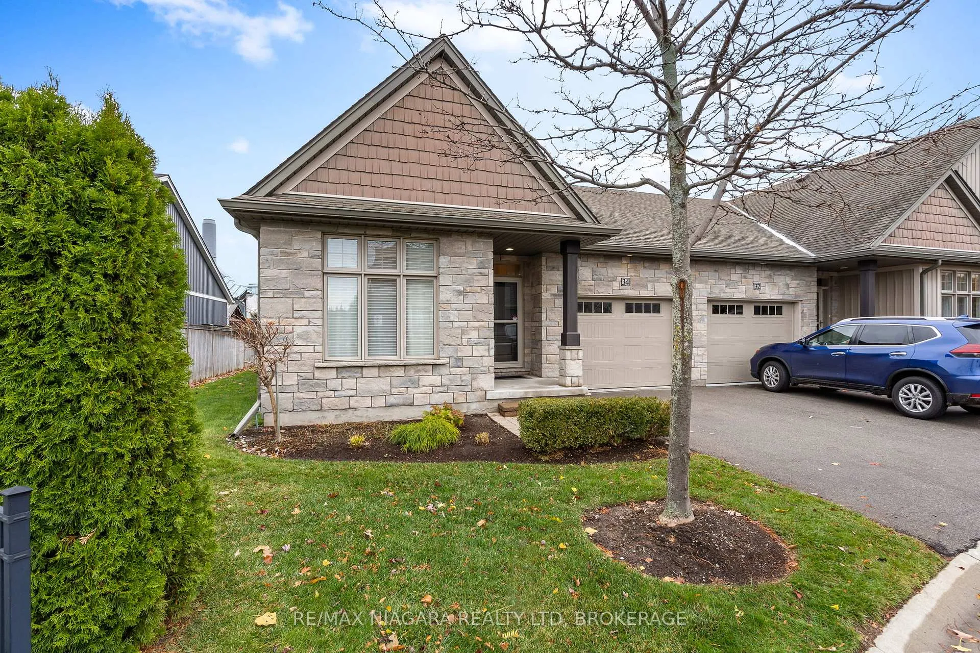 Photo 1 of 34 Blossom Common, St. Catharines, Port Weller — HOMEH
