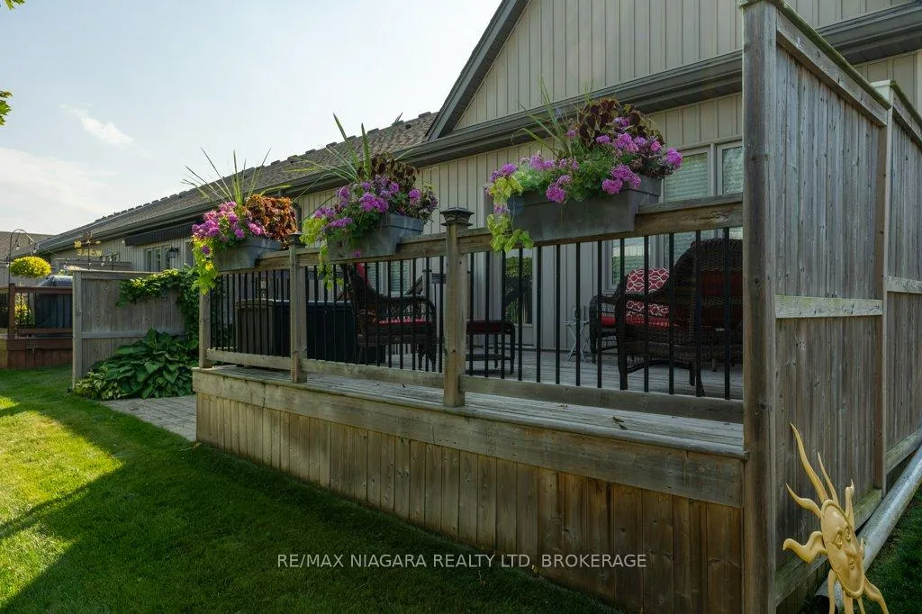 Photo 28 of 34 Blossom Common, St. Catharines, Port Weller — HOMEH