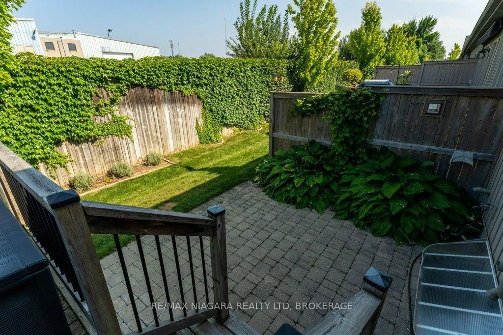 Photo 31 of 34 Blossom Common, St. Catharines, Port Weller — HOMEH
