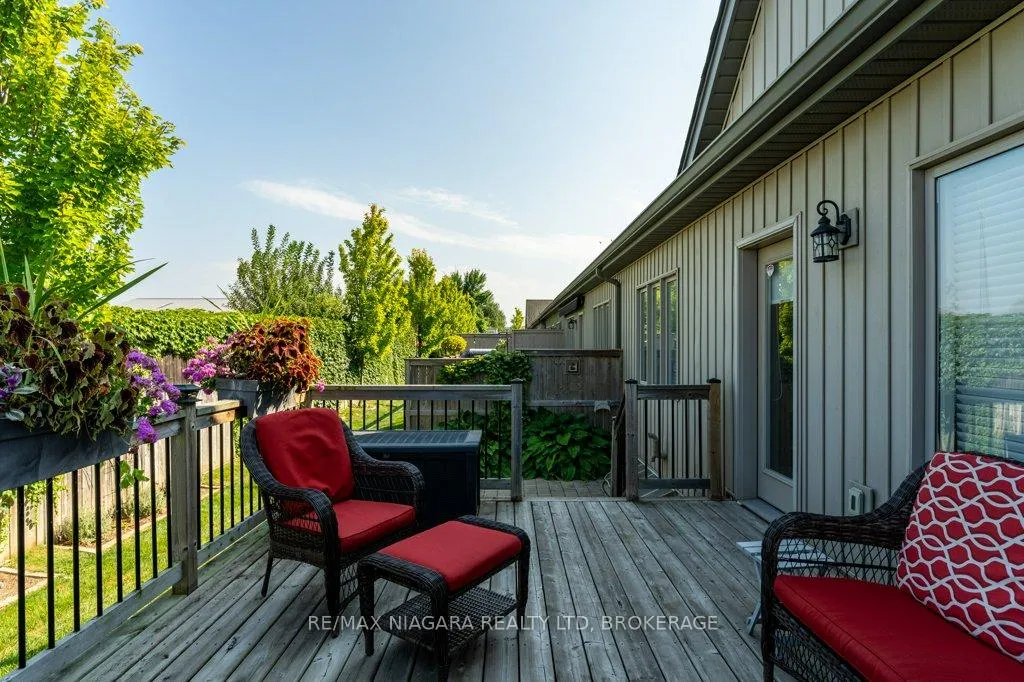 Photo 33 of 34 Blossom Common, St. Catharines, Port Weller — HOMEH