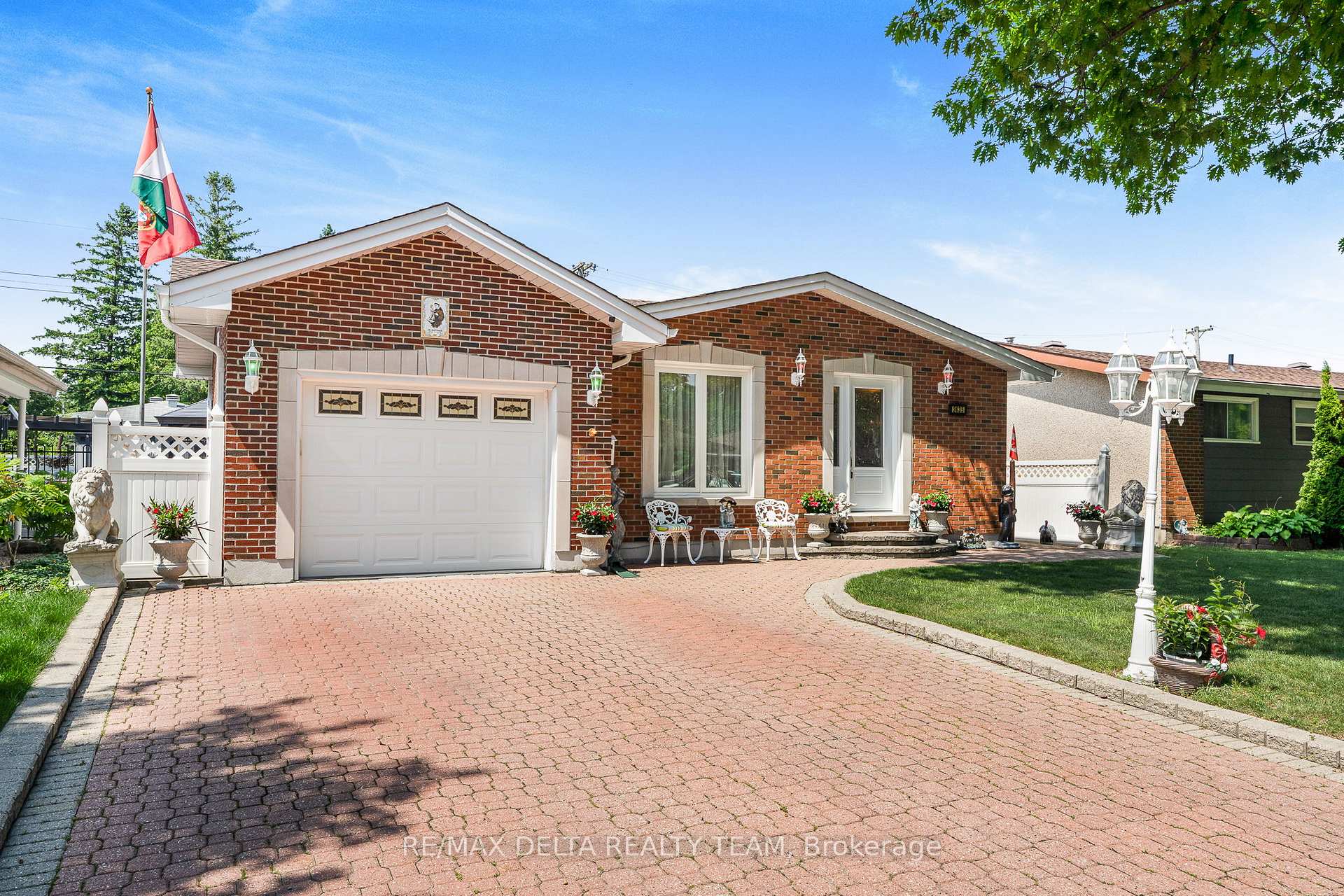 Photo 1 of 2435 Heaton Avenue, Ottawa, Hawthorne Meadows — HOMEH