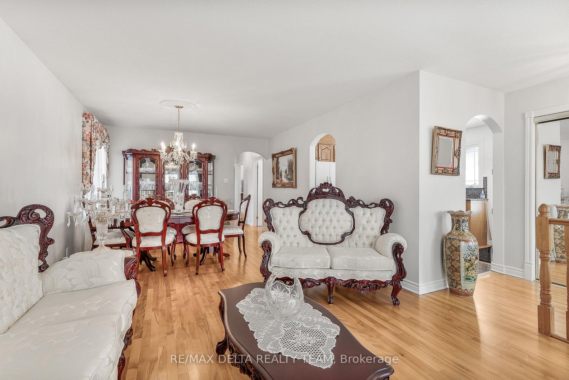 Photo 5 of 2435 Heaton Avenue, Ottawa, Hawthorne Meadows — HOMEH