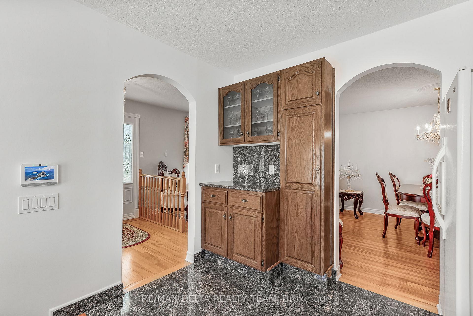 Photo 12 of 2435 Heaton Avenue, Ottawa, Hawthorne Meadows — HOMEH