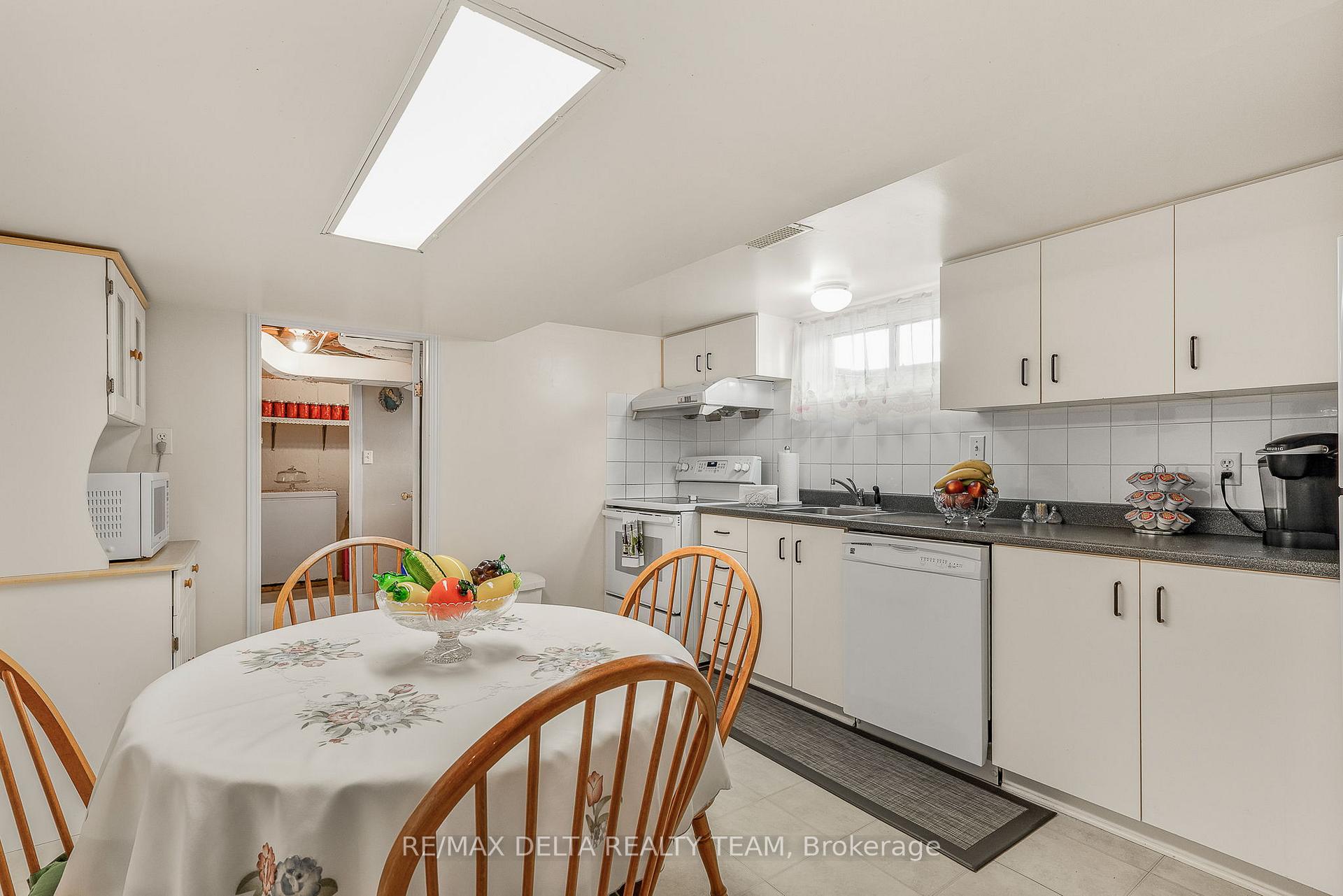Photo 16 of 2435 Heaton Avenue, Ottawa, Hawthorne Meadows — HOMEH