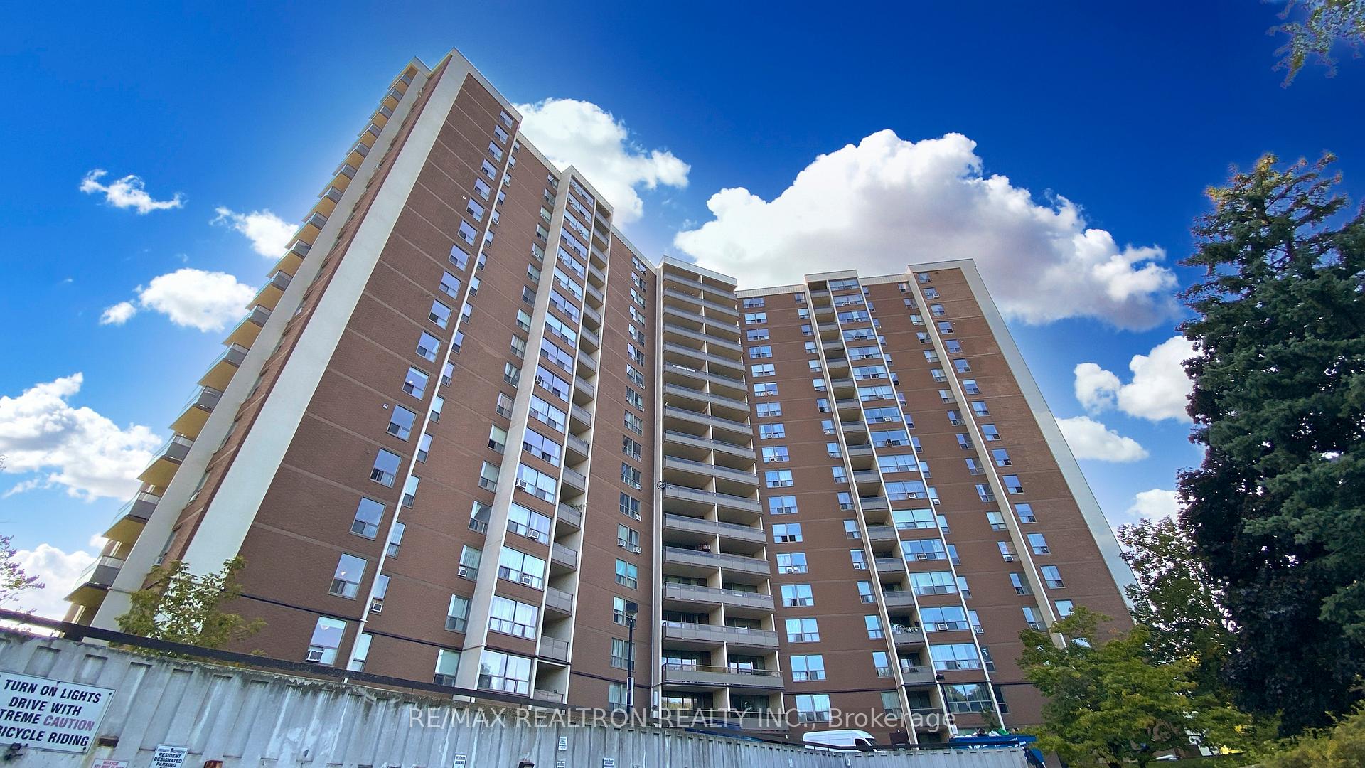 Photo 3 of Unit 514, 5 Vicora Linkway, Toronto, Flemingdon Park — HOMEH