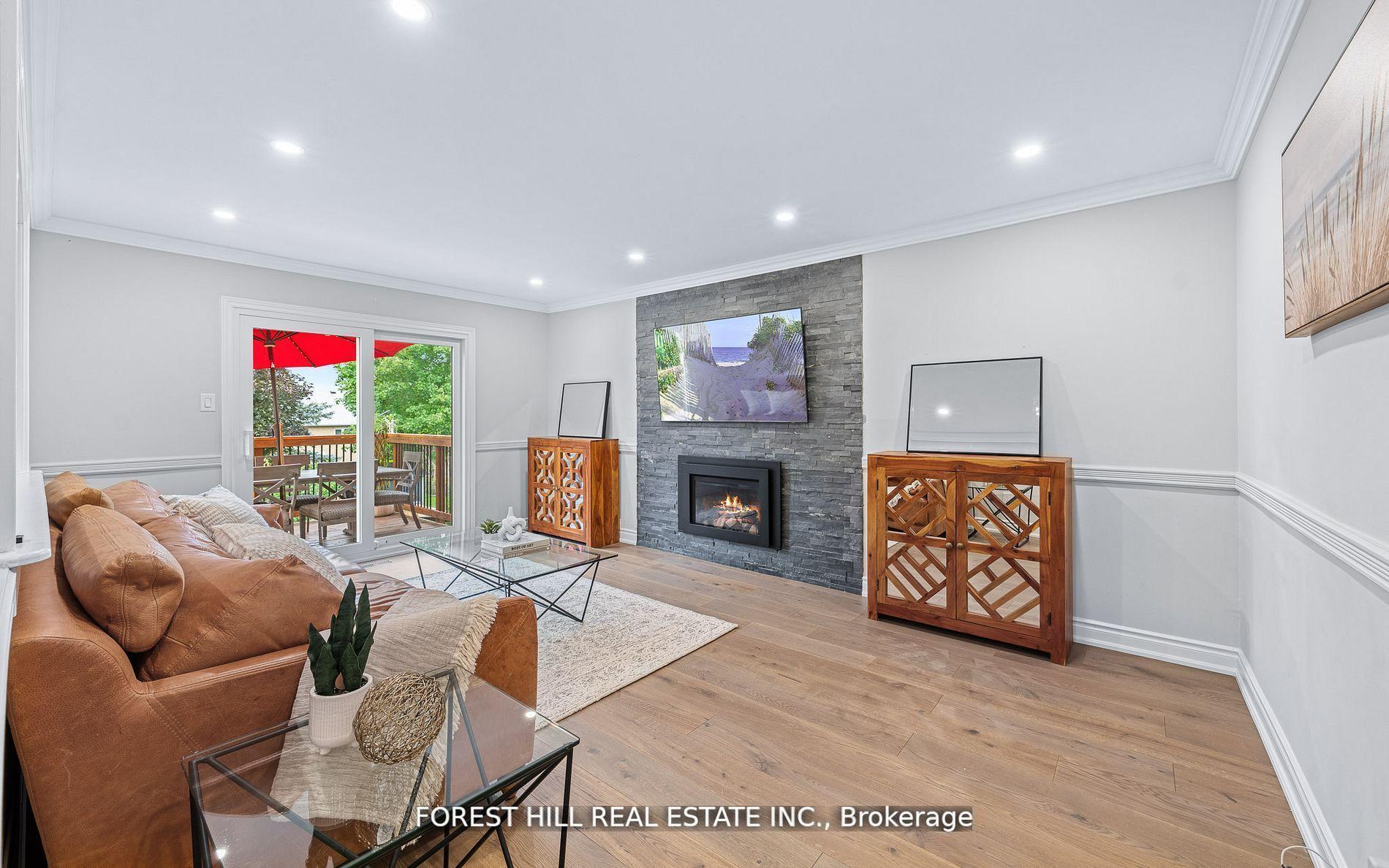 Photo 6 of 28 Beatty Crescent, Aurora, Aurora Highlands — HOMEH