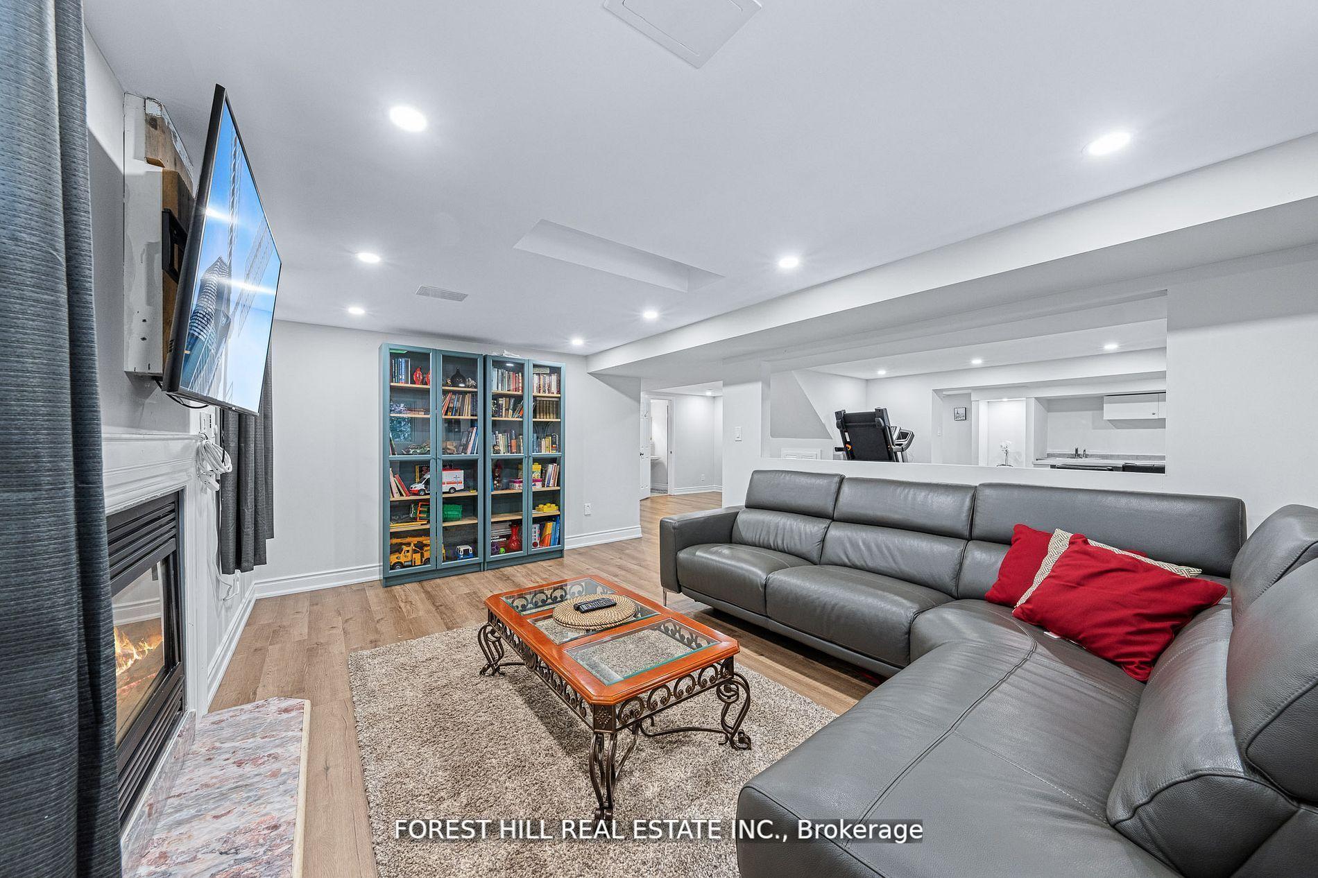 Photo 28 of 28 Beatty Crescent, Aurora, Aurora Highlands — HOMEH