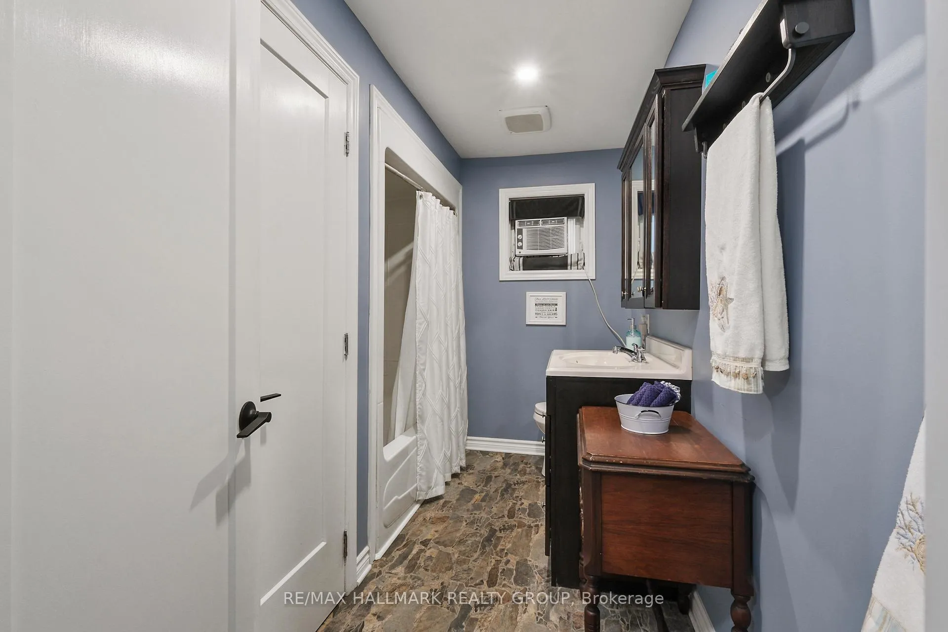 Photo 19 of 715 Bayview Drive, Ottawa, Constance Bay — HOMEH