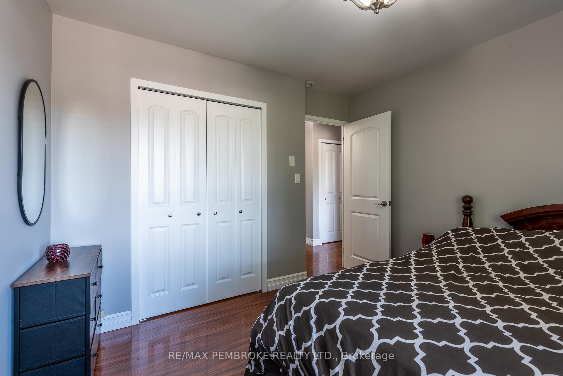 Photo 17 of 25 Tamarack Street, Deep River, Deep River — HOMEH