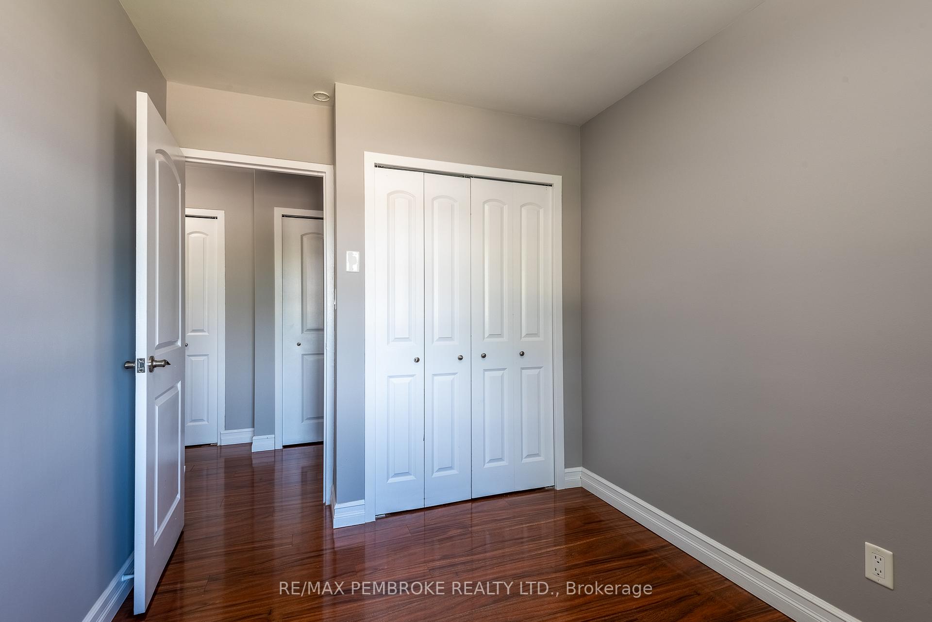 Photo 20 of 25 Tamarack Street, Deep River, Deep River — HOMEH