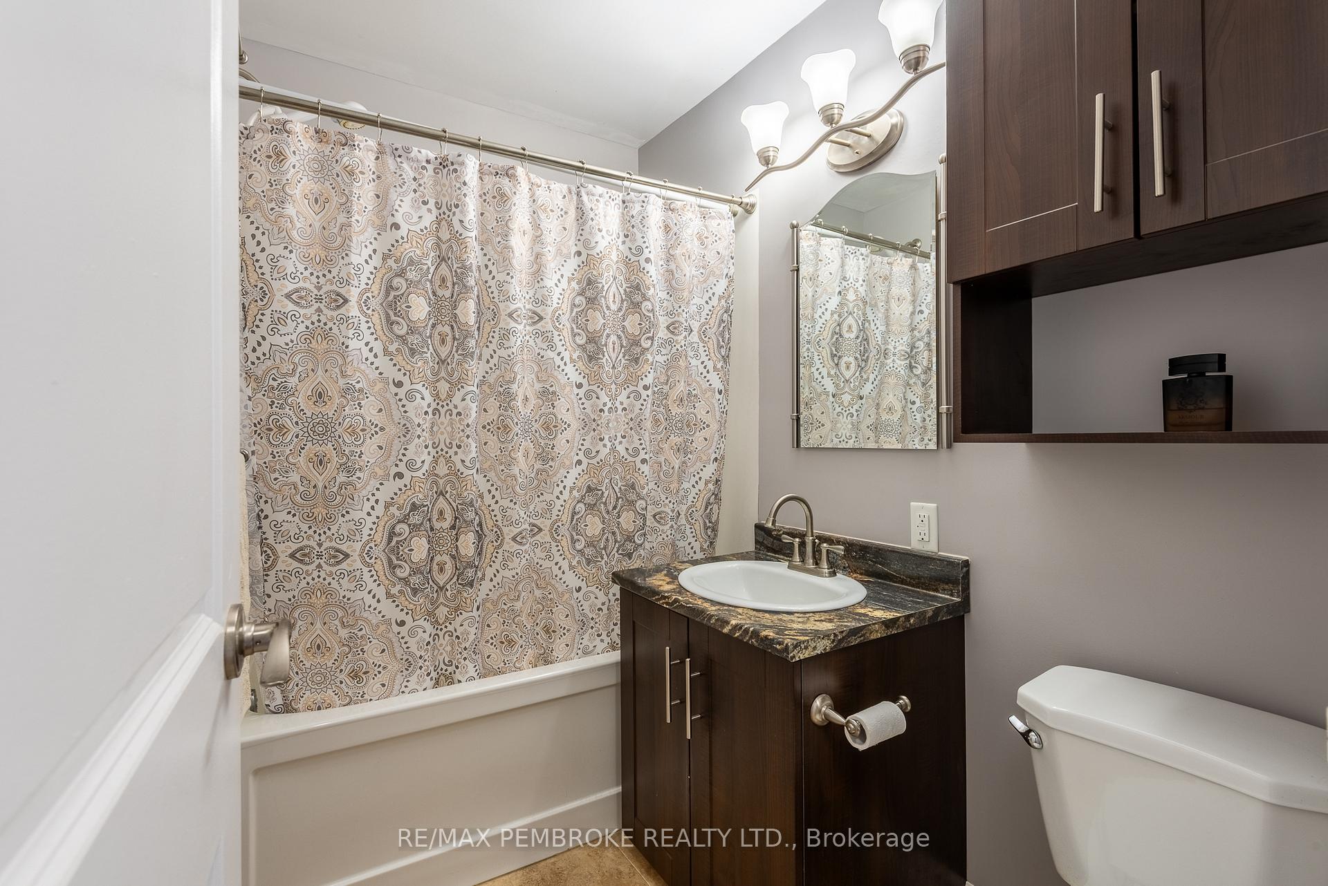 Photo 21 of 25 Tamarack Street, Deep River, Deep River — HOMEH