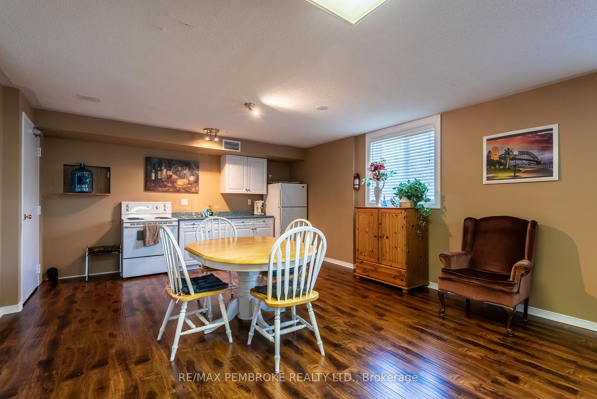 Photo 28 of 25 Tamarack Street, Deep River, Deep River — HOMEH