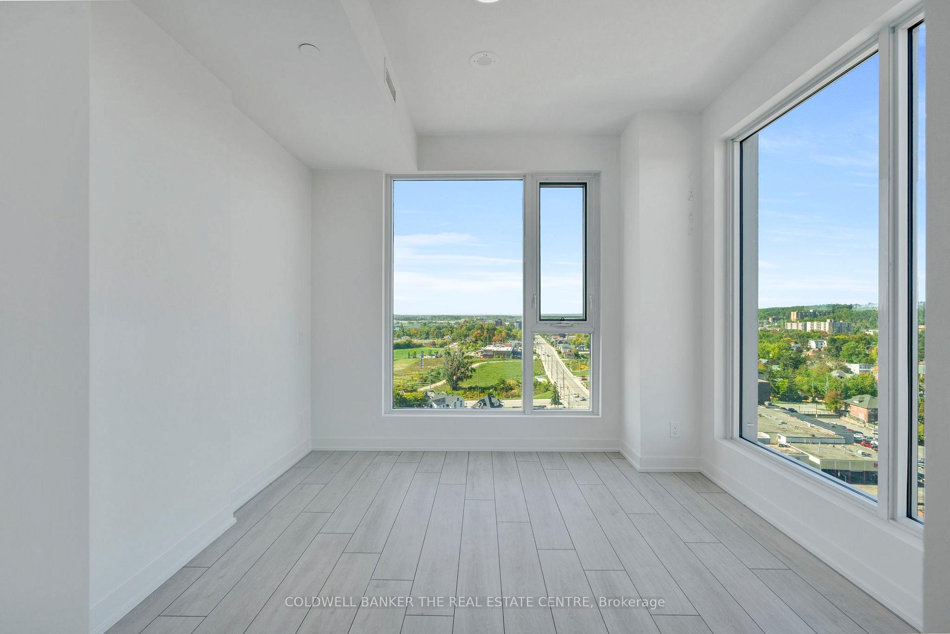 Photo 28 of 55 Dunlop Street W, Barrie, City Centre — HOMEH