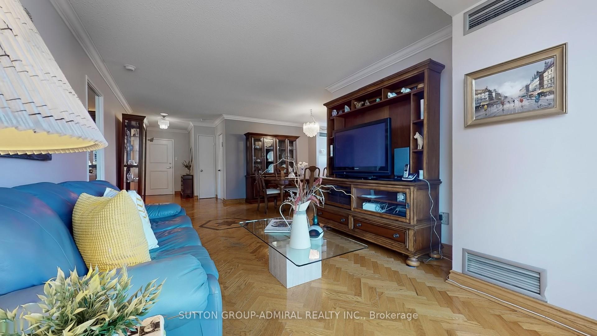 Photo 8 of Unit 201, 7601 Bathurst Street, Vaughan, Crestwood-Springfarm-Yorkhill — HOMEH
