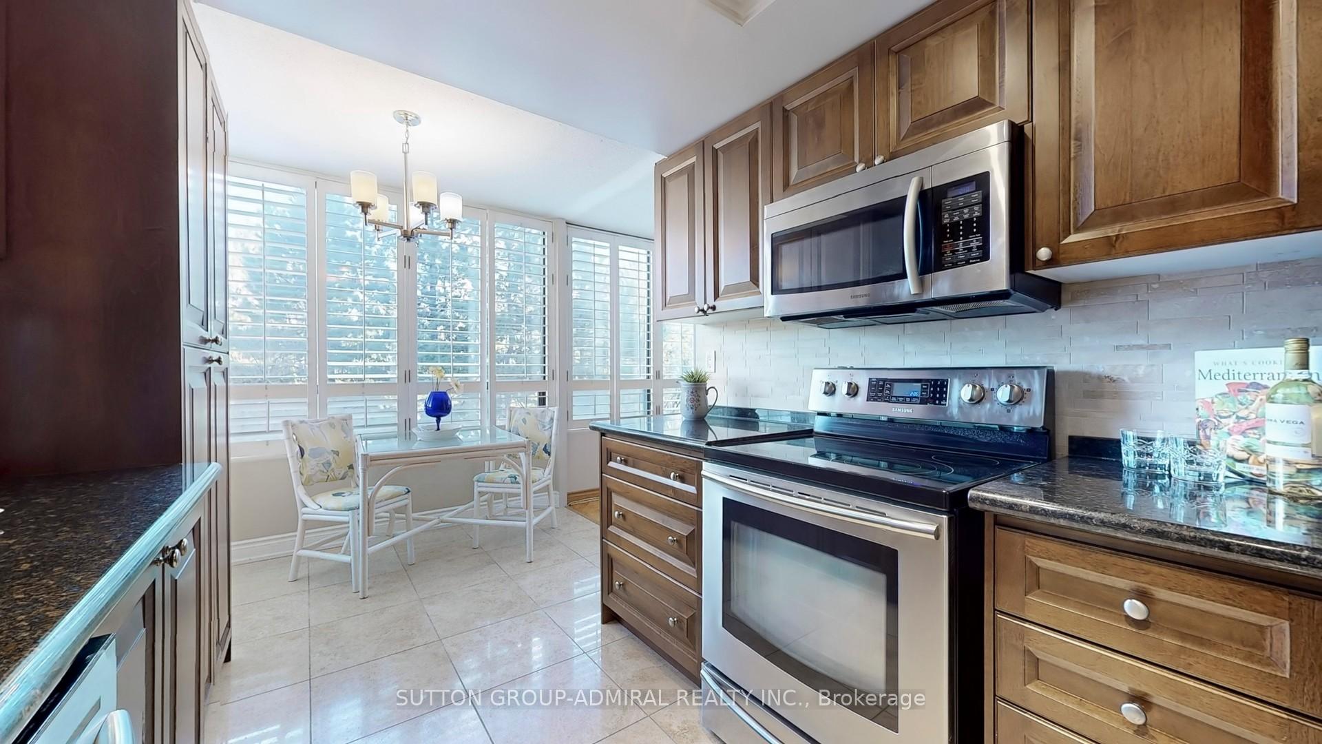 Photo 13 of Unit 201, 7601 Bathurst Street, Vaughan, Crestwood-Springfarm-Yorkhill — HOMEH
