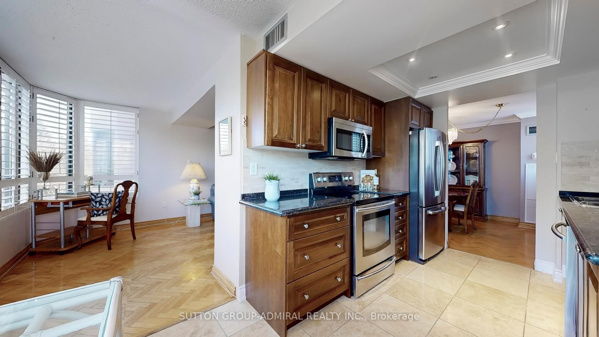 Photo 15 of Unit 201, 7601 Bathurst Street, Vaughan, Crestwood-Springfarm-Yorkhill — HOMEH