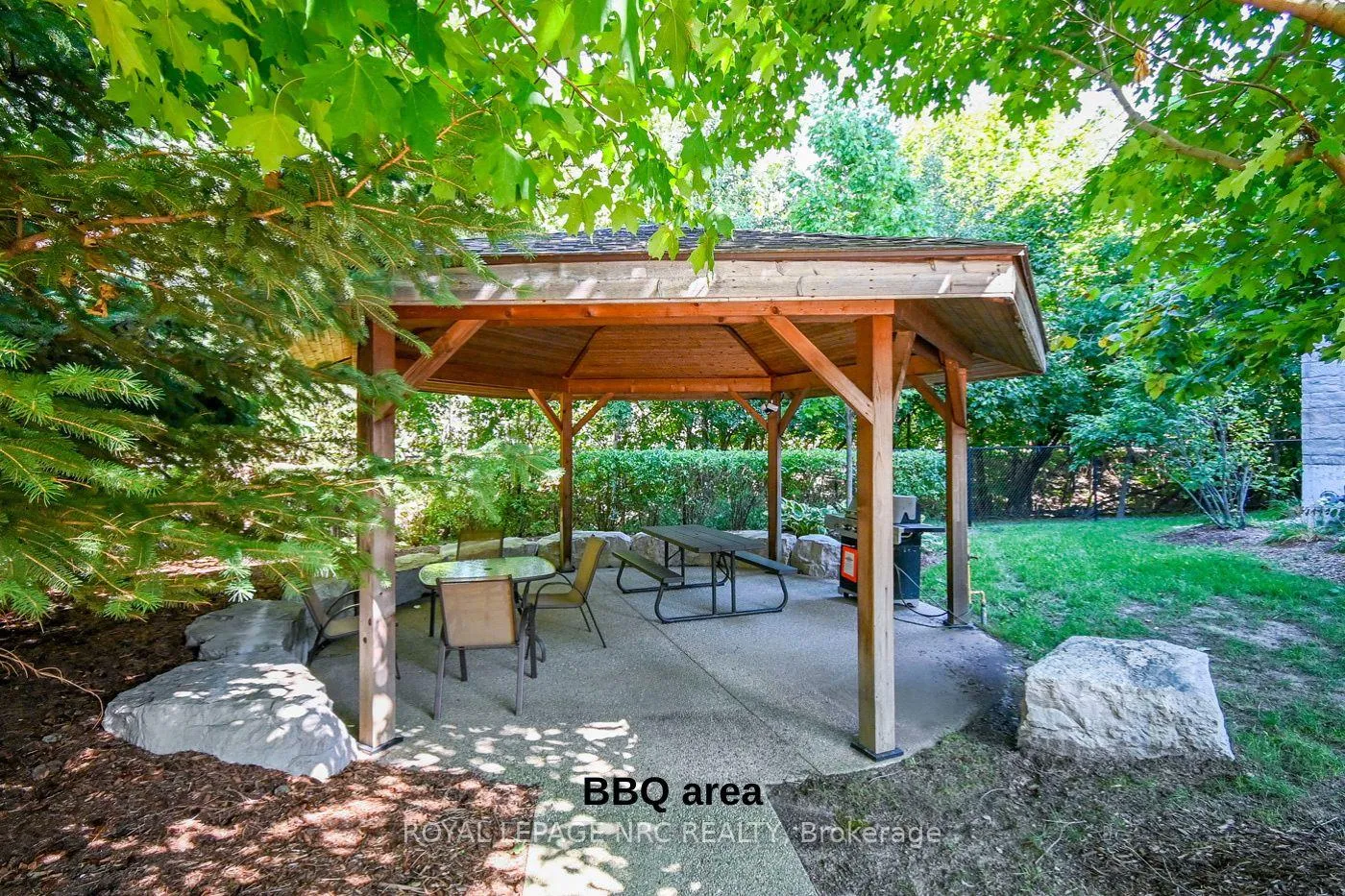 Photo 5 of Unit 404, 379 Scott Street, St. Catharines, Vine/Linwell — HOMEH