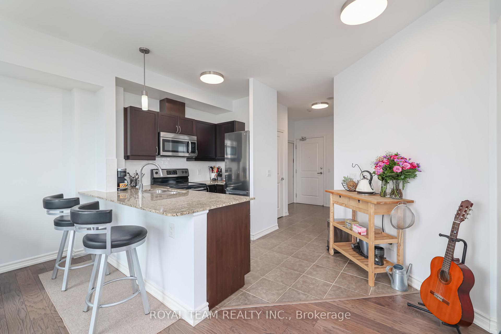 Photo 9 of Unit 905, 7730 Kipling Avenue, Vaughan, Vaughan Grove — HOMEH