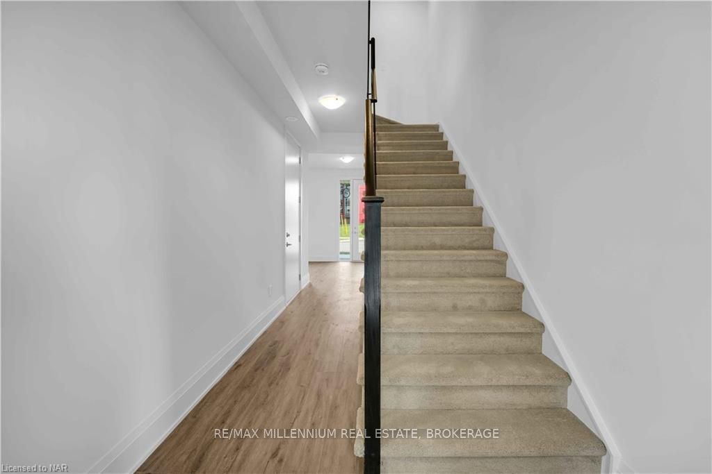 Photo 3 of Unit 14, 80 Windward Drive, Grimsby, Grimsby Beach — HOMEH