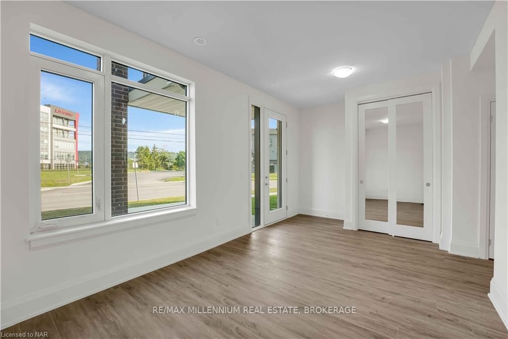 Photo 4 of Unit 14, 80 Windward Drive, Grimsby, Grimsby Beach — HOMEH