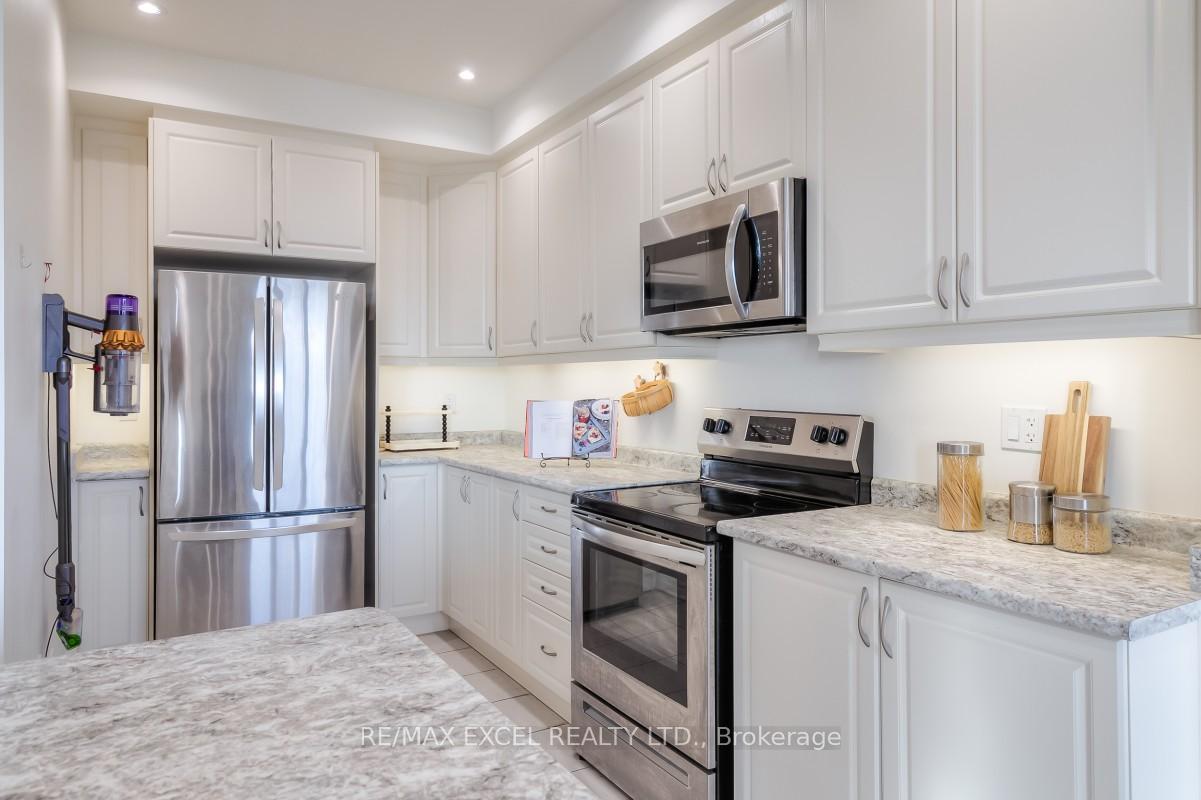 Photo 16 of 386 Arthur Bonner Avenue, Markham, Cornell — HOMEH