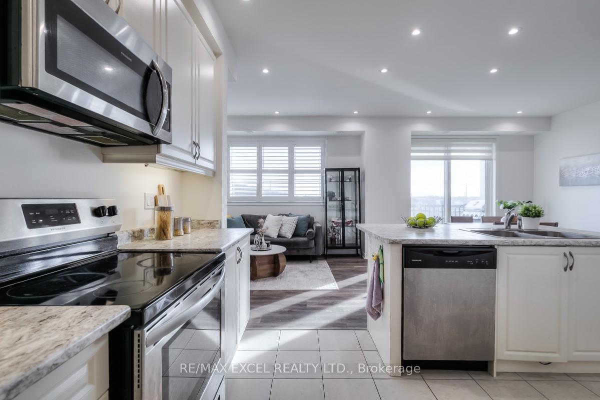 Photo 17 of 386 Arthur Bonner Avenue, Markham, Cornell — HOMEH