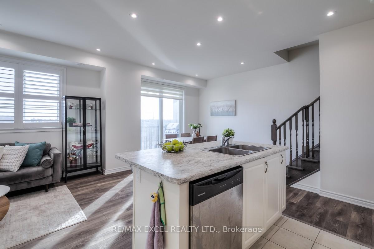 Photo 18 of 386 Arthur Bonner Avenue, Markham, Cornell — HOMEH