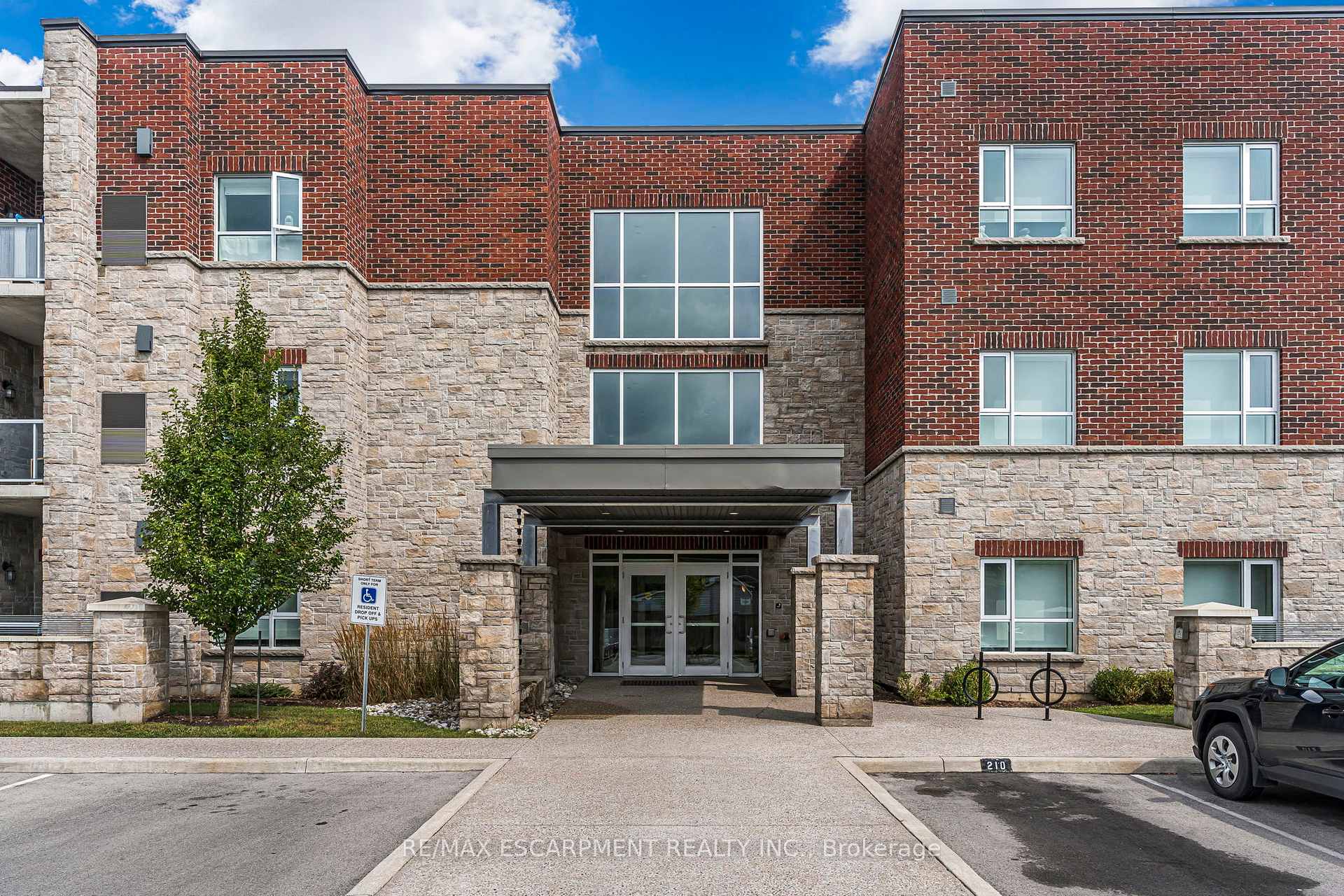 Photo 3 of Unit 201, 529 South Pelham Road, Welland, West Welland — HOMEH
