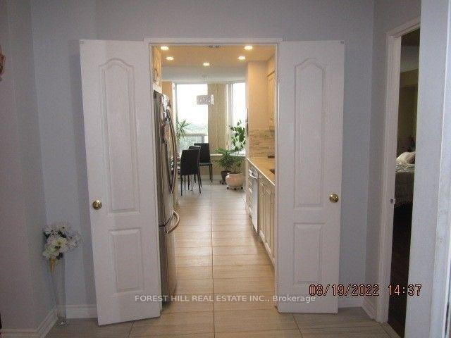 Photo 10 of Unit 1008, 11 Townsgate Drive, Vaughan, Crestwood-Springfarm-Yorkhill — HOMEH
