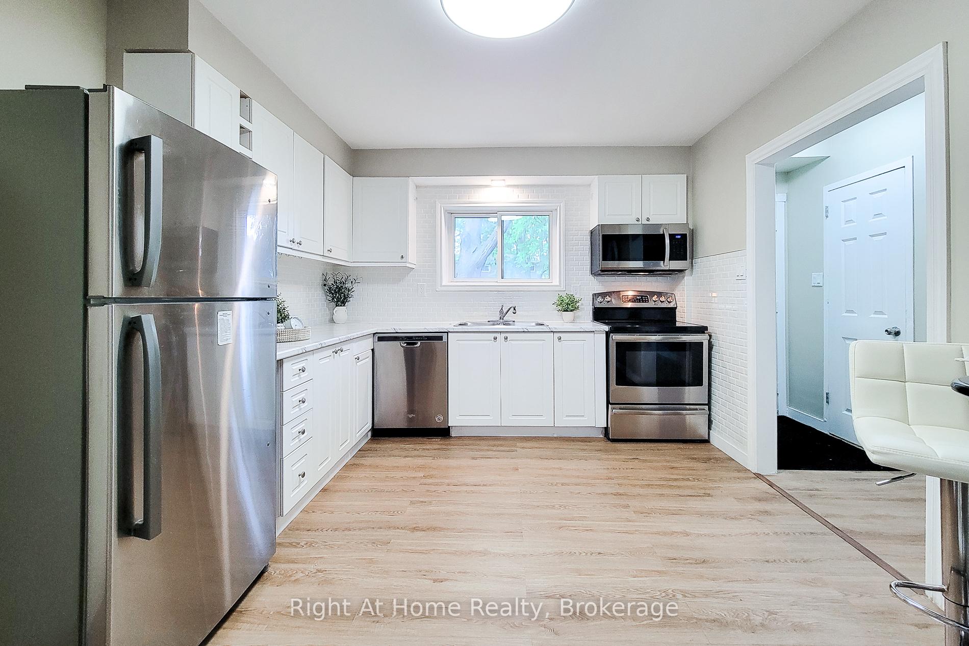 Photo 1 of 8 Glenburn Court, Hamilton, Riverdale — HOMEH