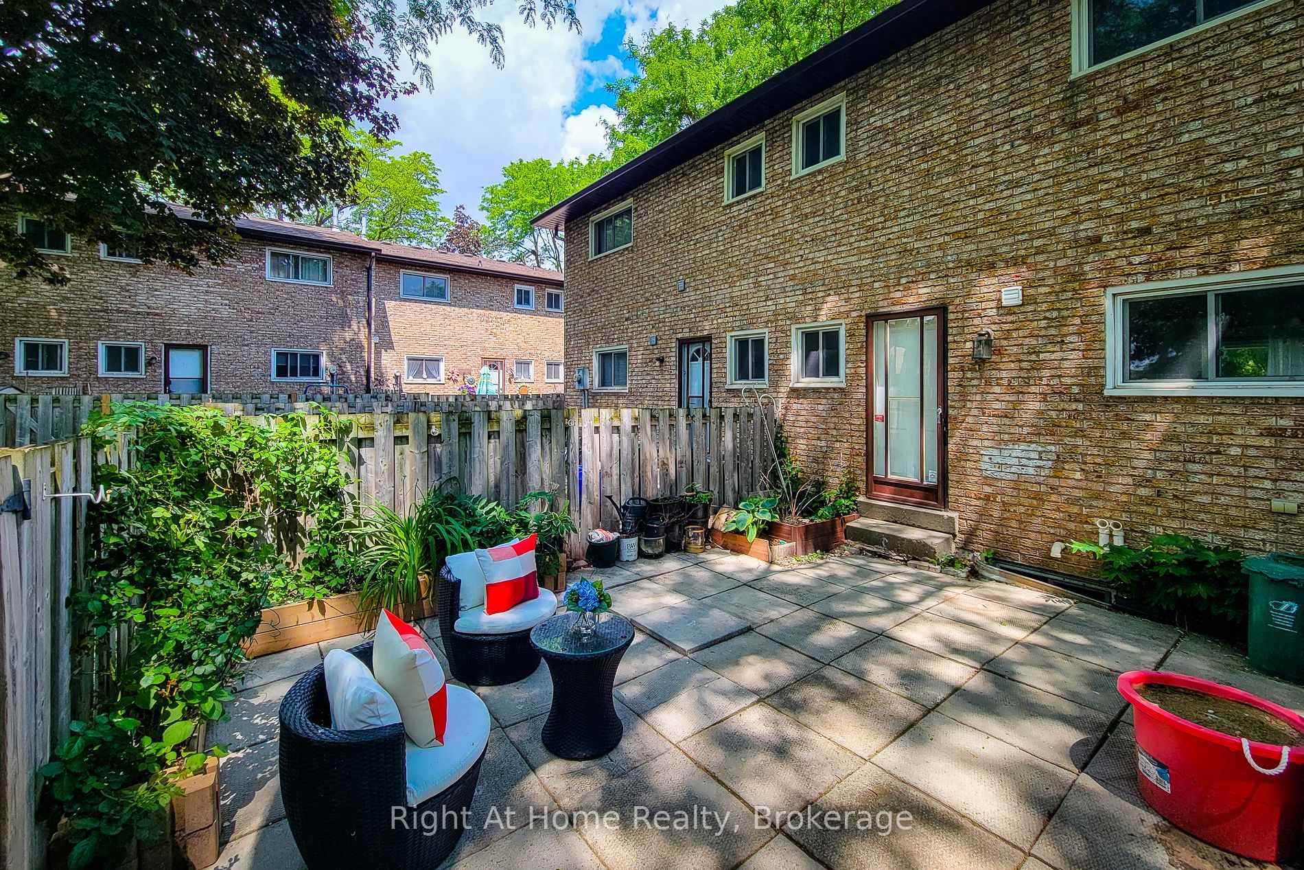 Photo 27 of 8 Glenburn Court, Hamilton, Riverdale — HOMEH