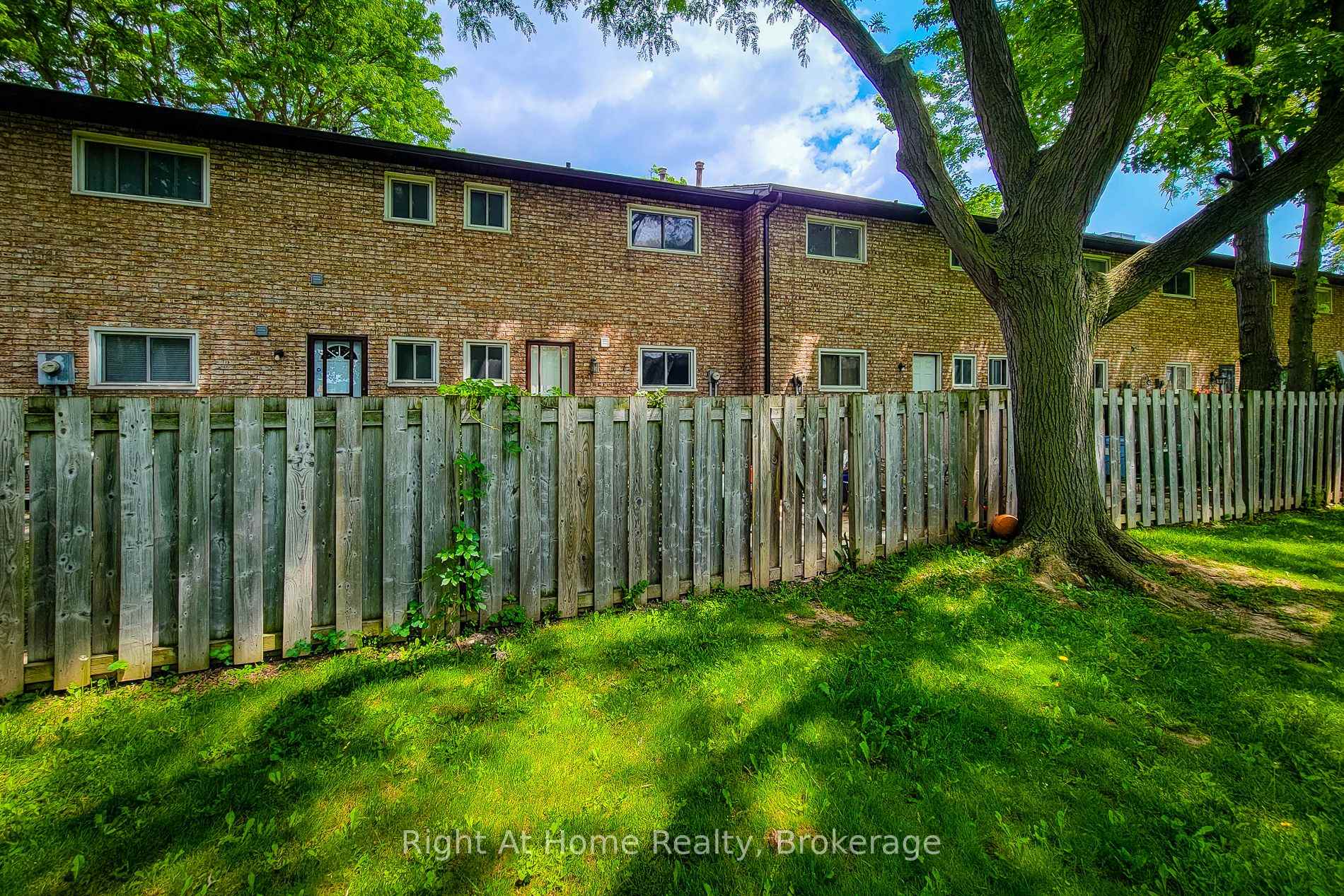 Photo 29 of 8 Glenburn Court, Hamilton, Riverdale — HOMEH
