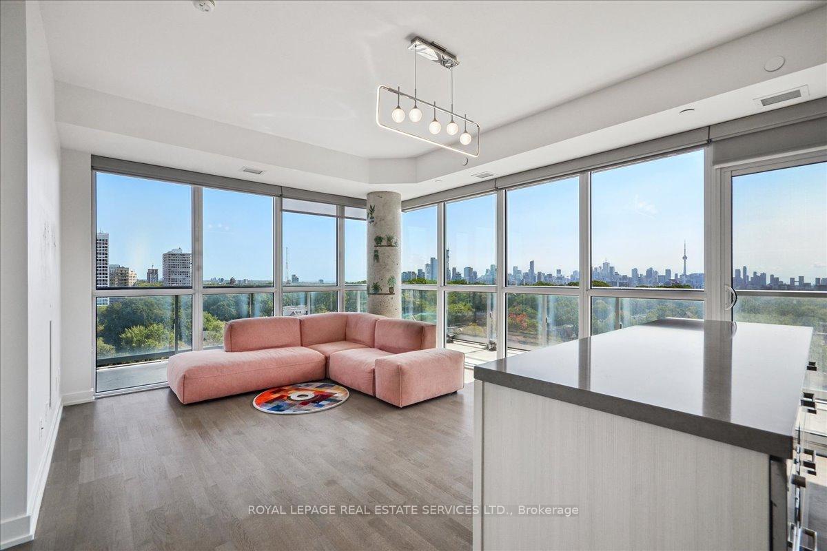 Photo 4 of Unit 905, 501 St Clair Avenue W, Toronto, Casa Loma — HOMEH